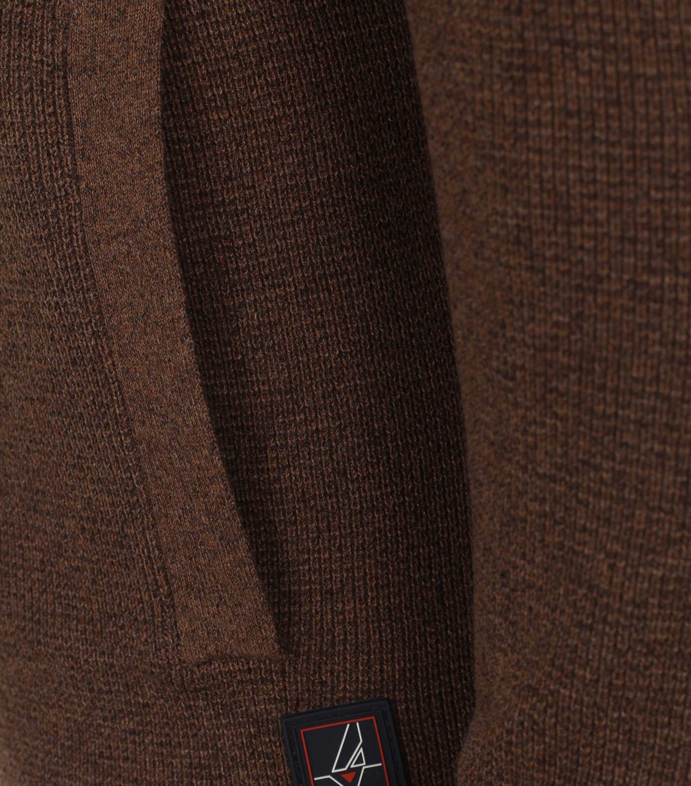 Ein Strickjacke im uni Muster in der Farbe Braun