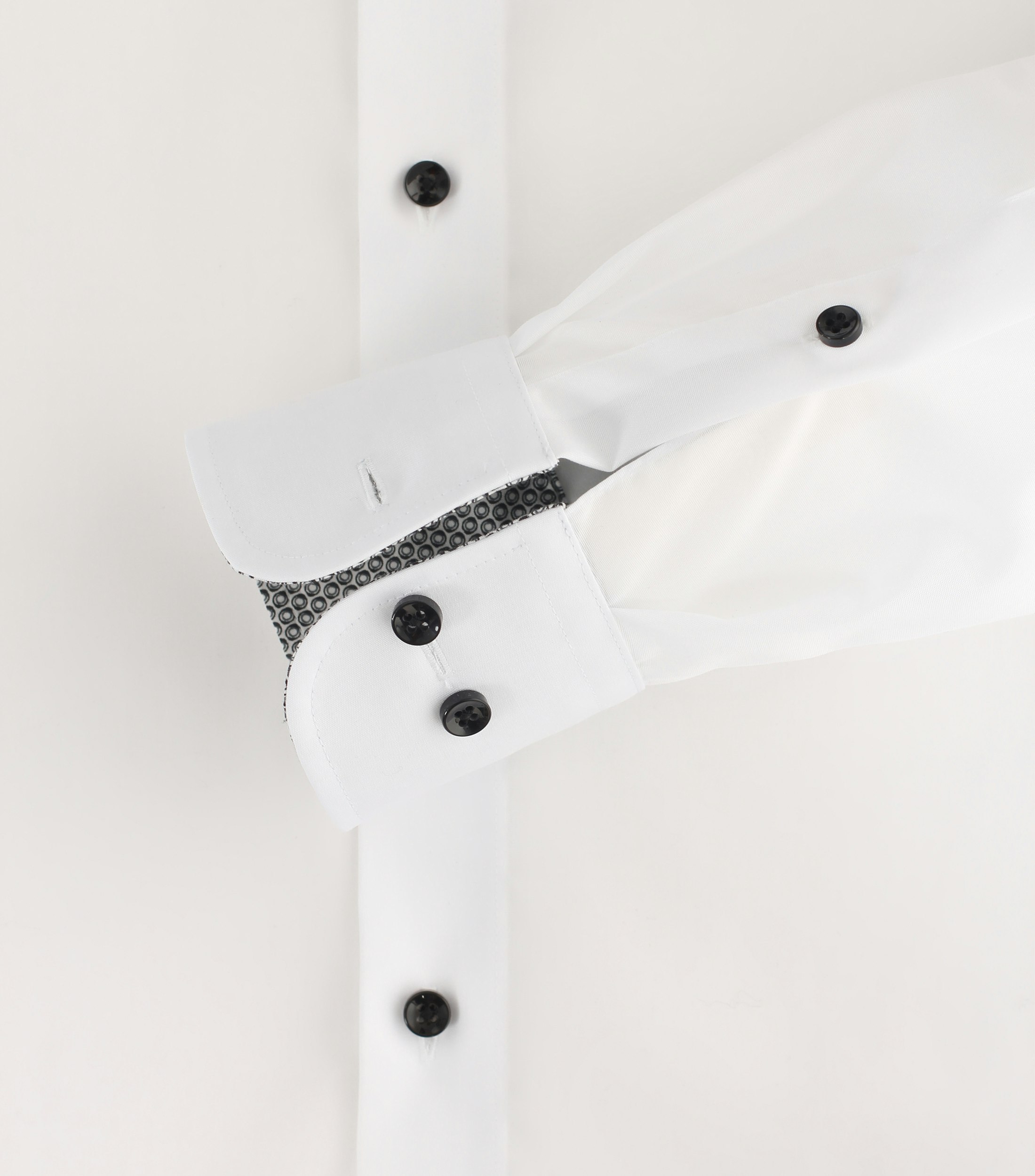 Ein Businesshemd im uni Muster in der Farbe Schneeweiß