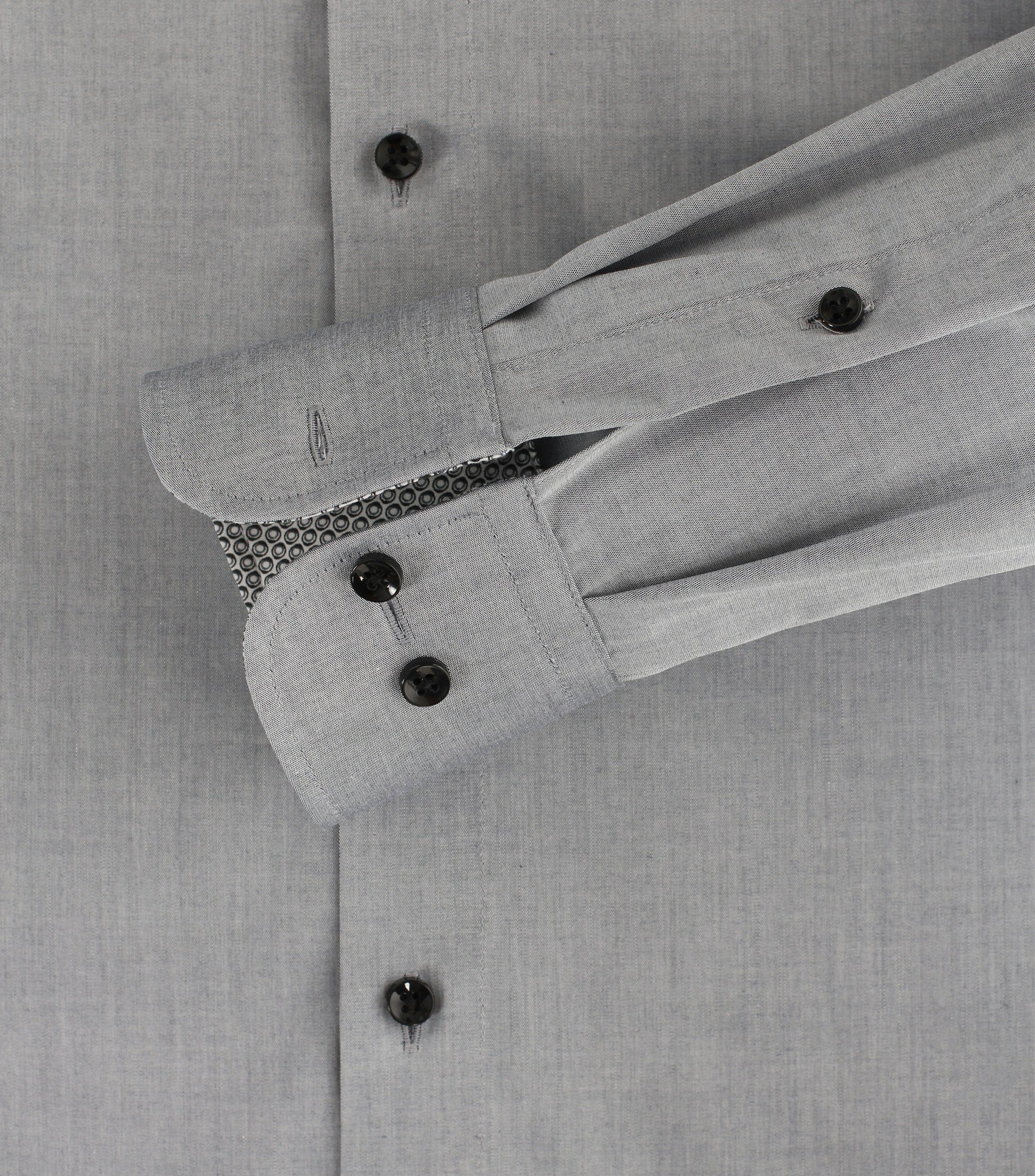 Ein Businesshemd im uni Muster in der Farbe Hellgrau