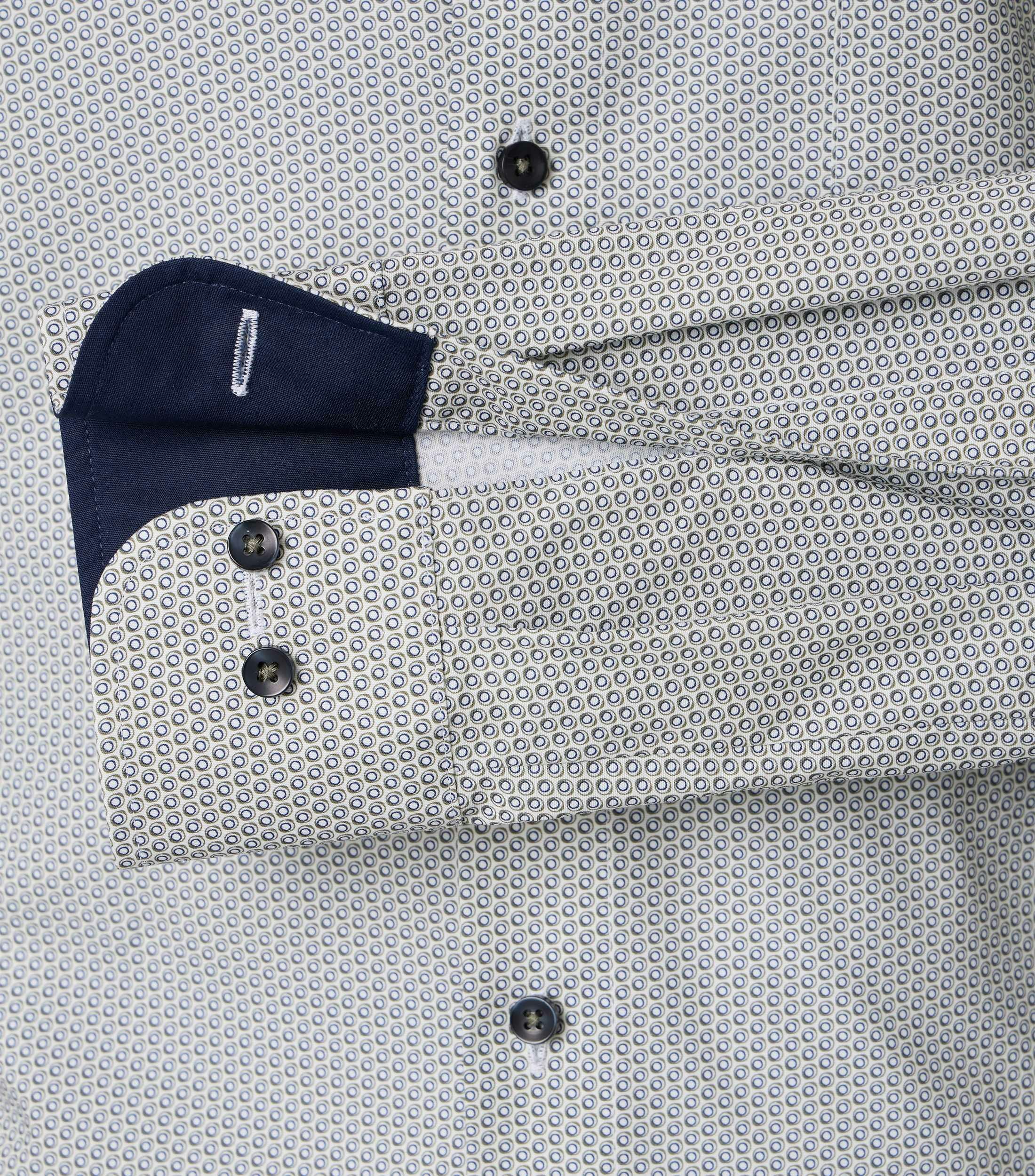 Ein Businesshemd im Print Muster in der Farbe Grau