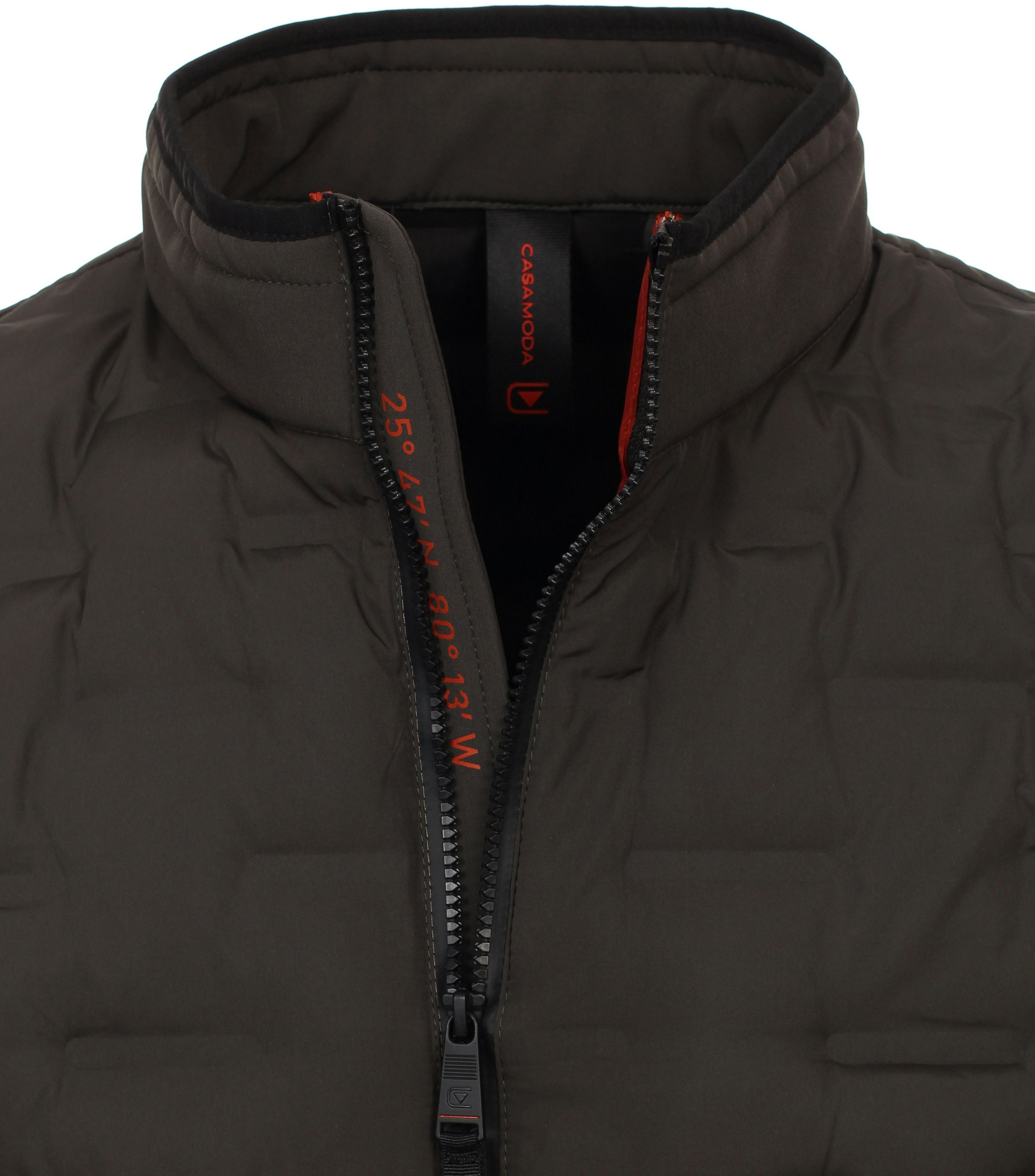 Ein Jacke im uni Muster in der Farbe Olive