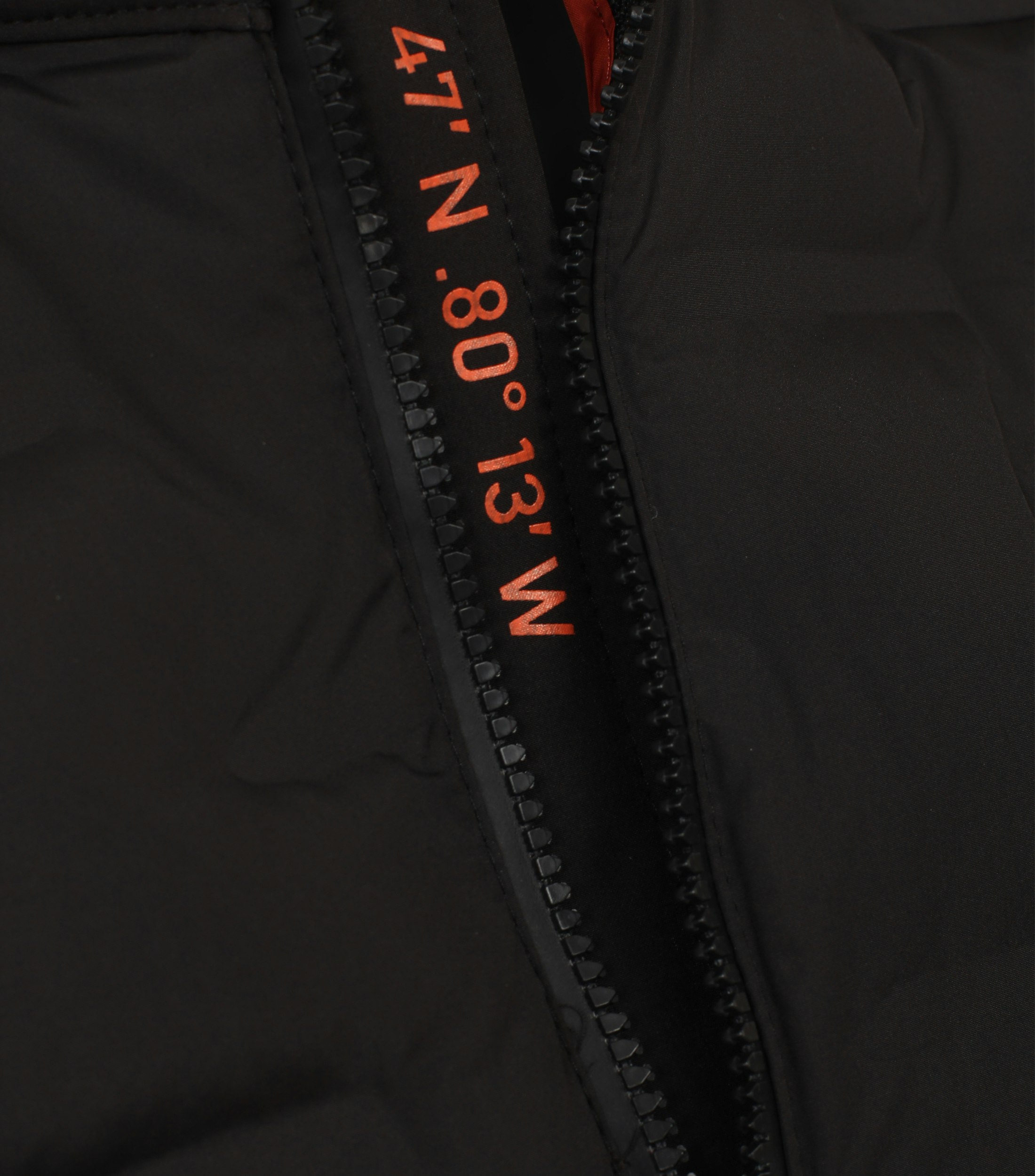 Ein Weste im uni Muster in der Farbe Schwarz