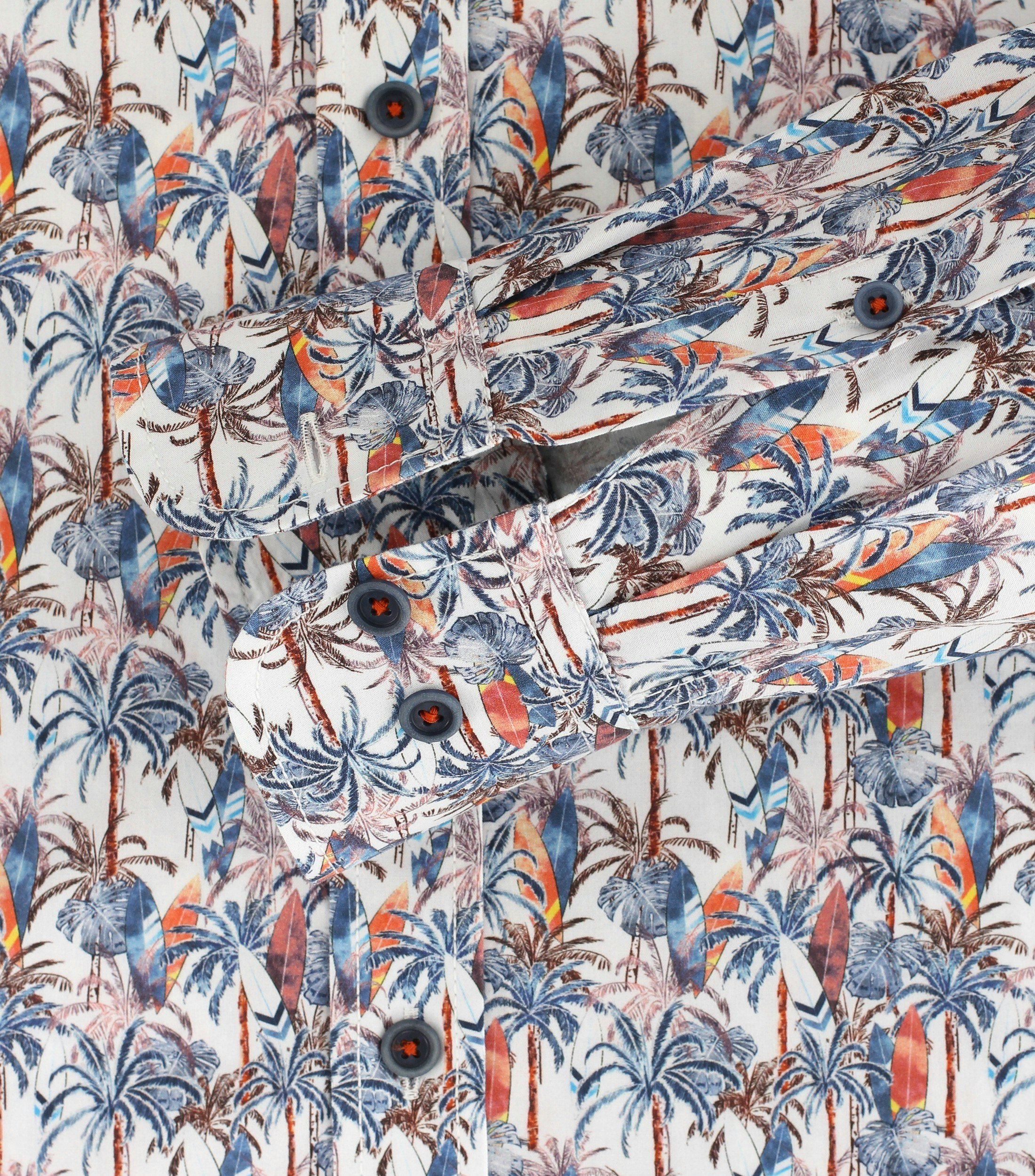 Ein Freizeithemd im Print Muster in der Farbe Mittelblau