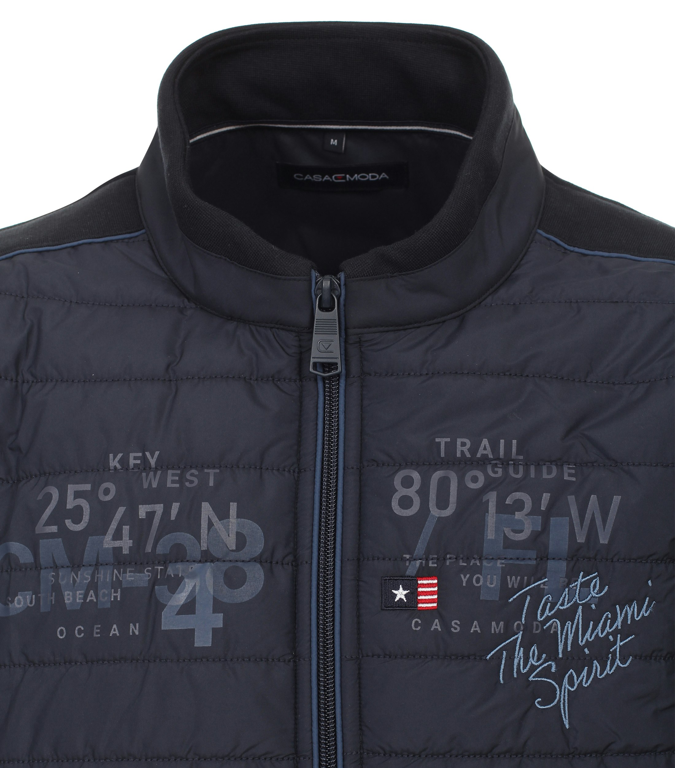 Ein Sweatweste im uni Muster in der Farbe Dunkelblau