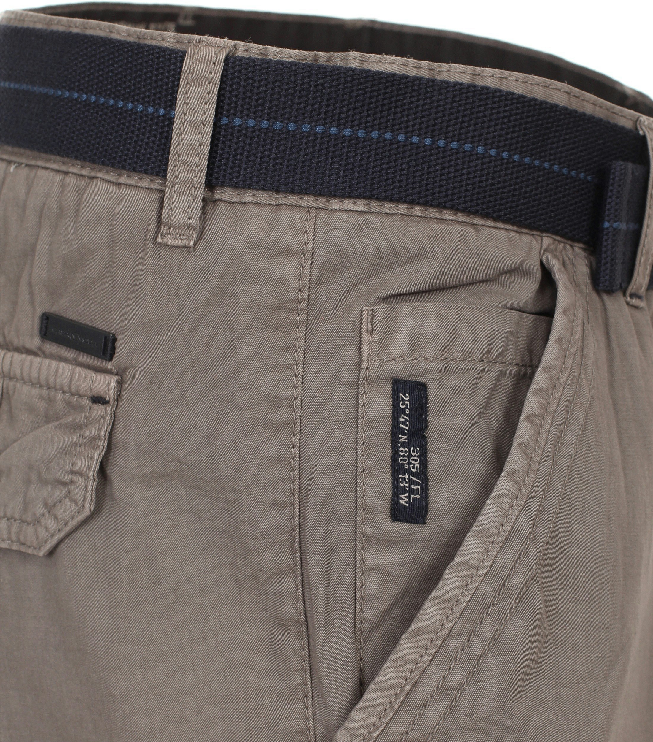 Ein Shorts im uni Muster in der Farbe Hellgrau