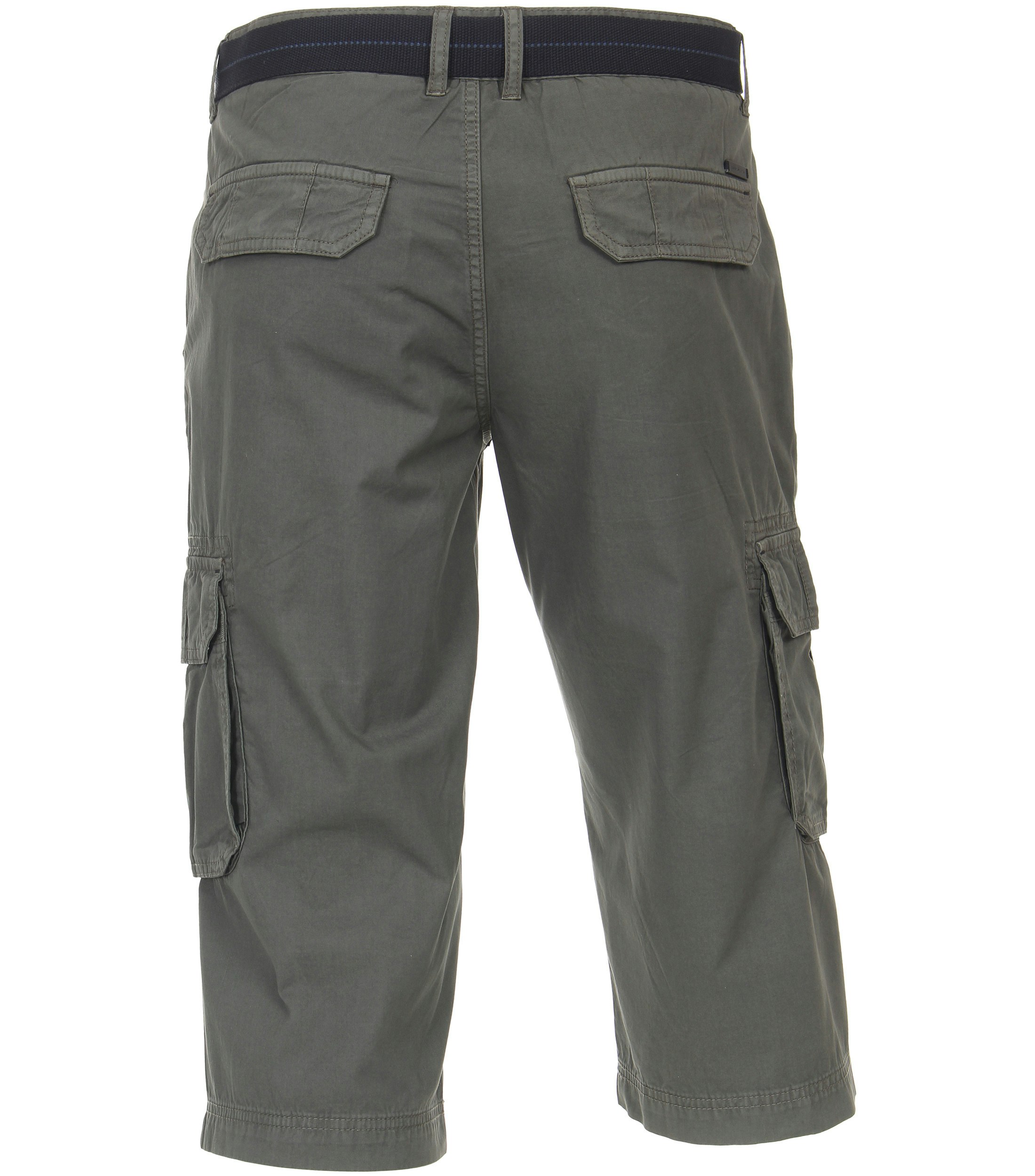 Ein Shorts im uni Muster in der Farbe Olive