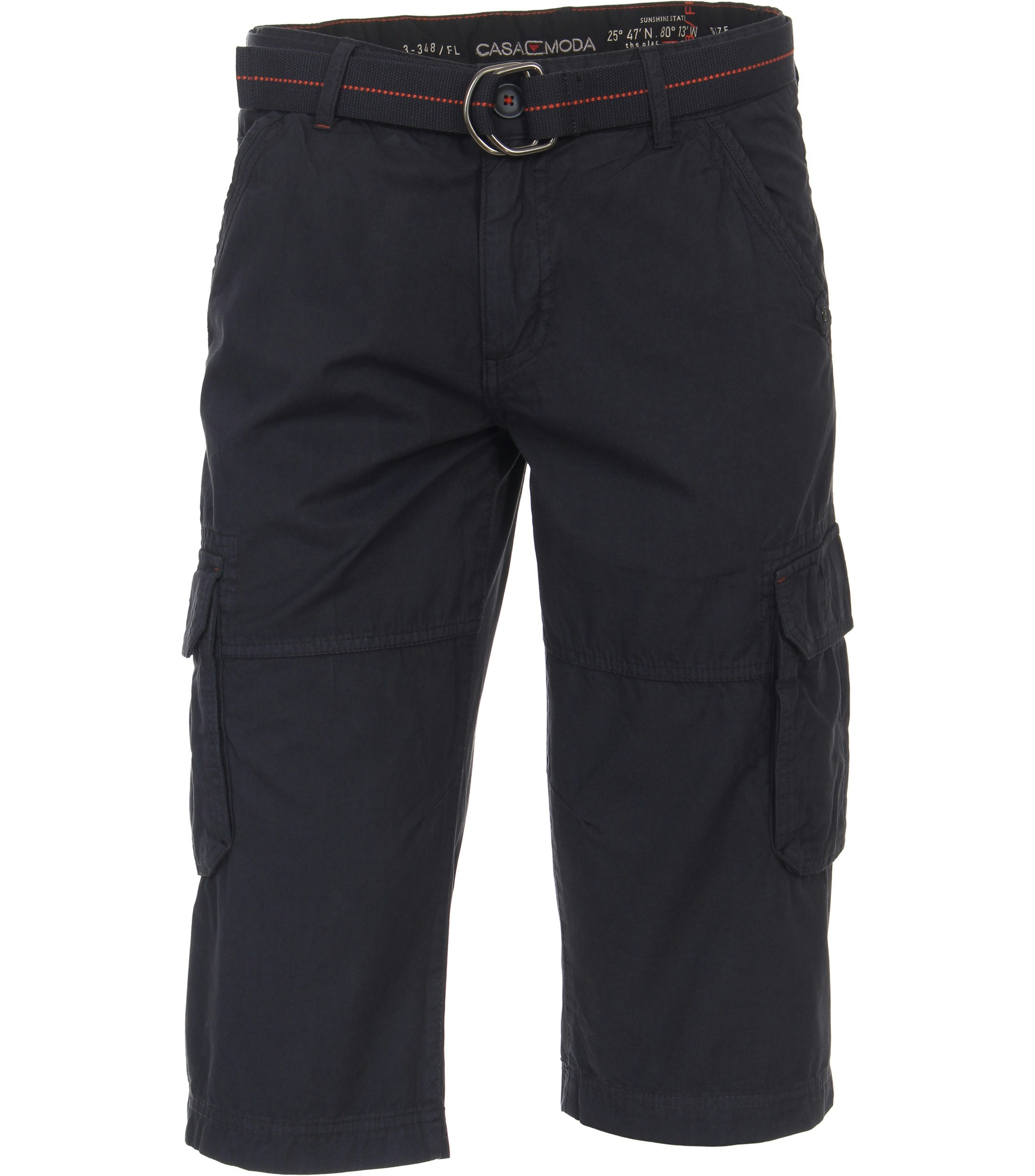 Ein Shorts im uni Muster in der Farbe Dunkelblau