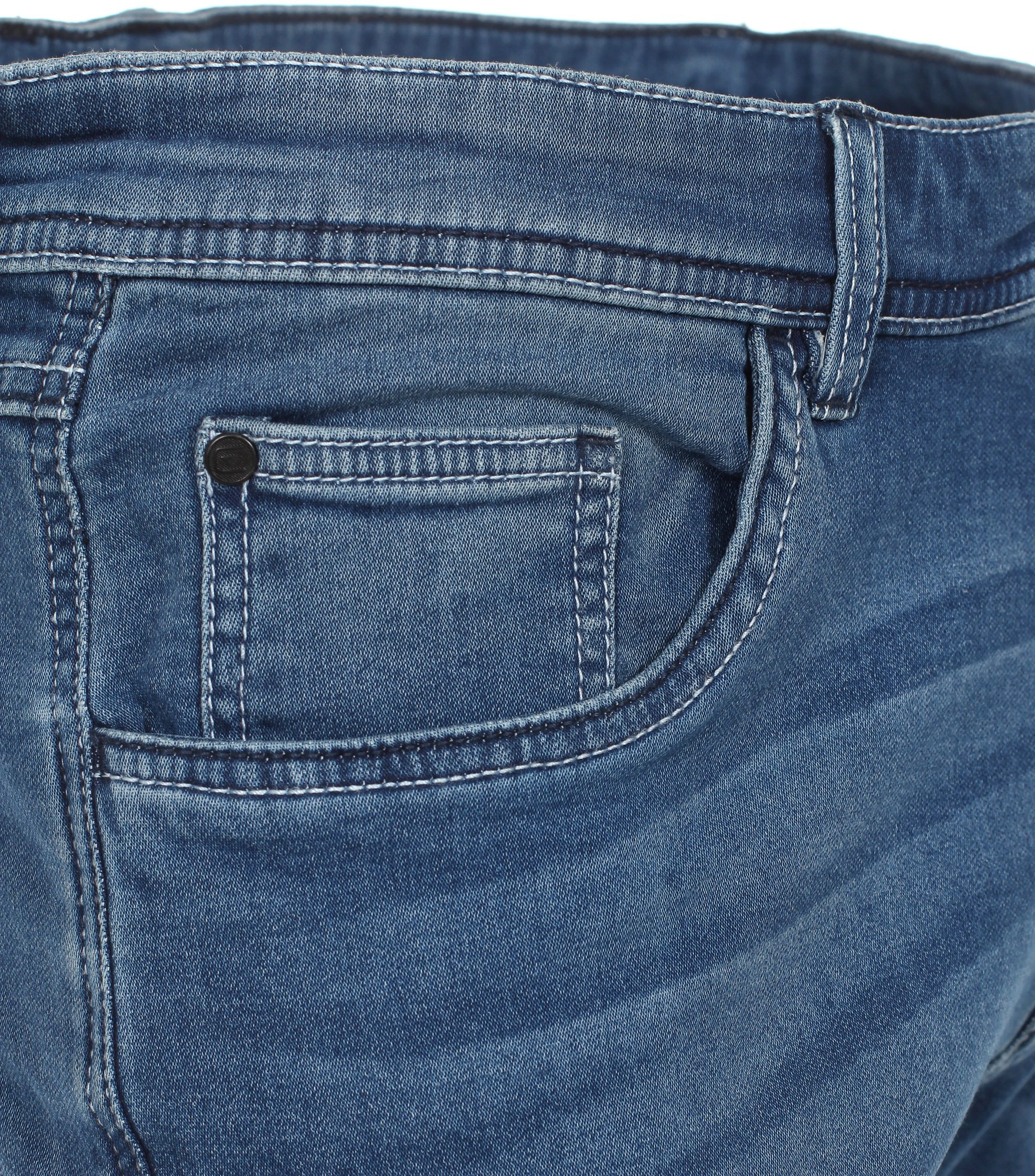 Shorts im unifarbenen Design in der Farbe Mittelblau