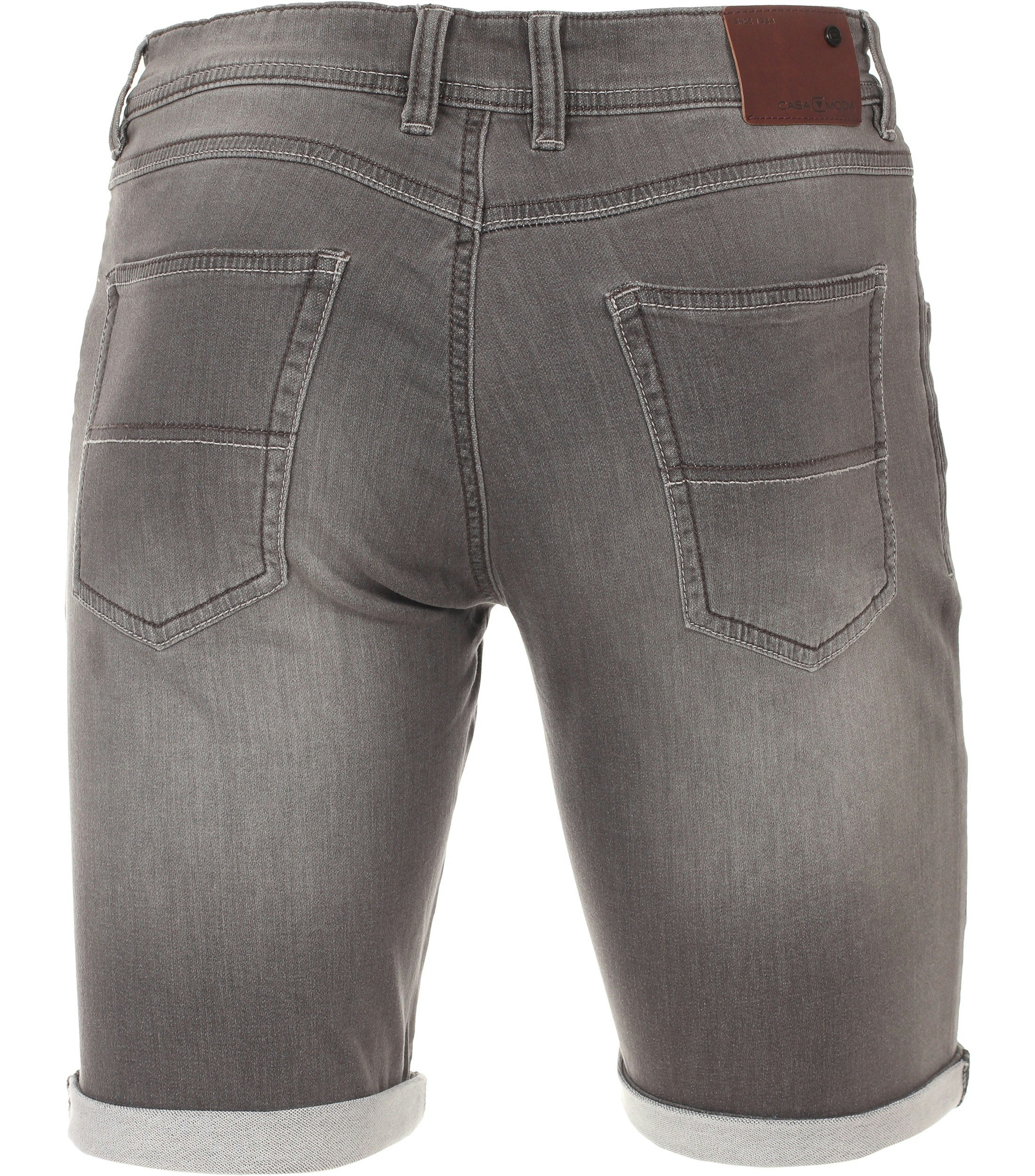 Eine Shorts im uni Muster in der Farbe Grau