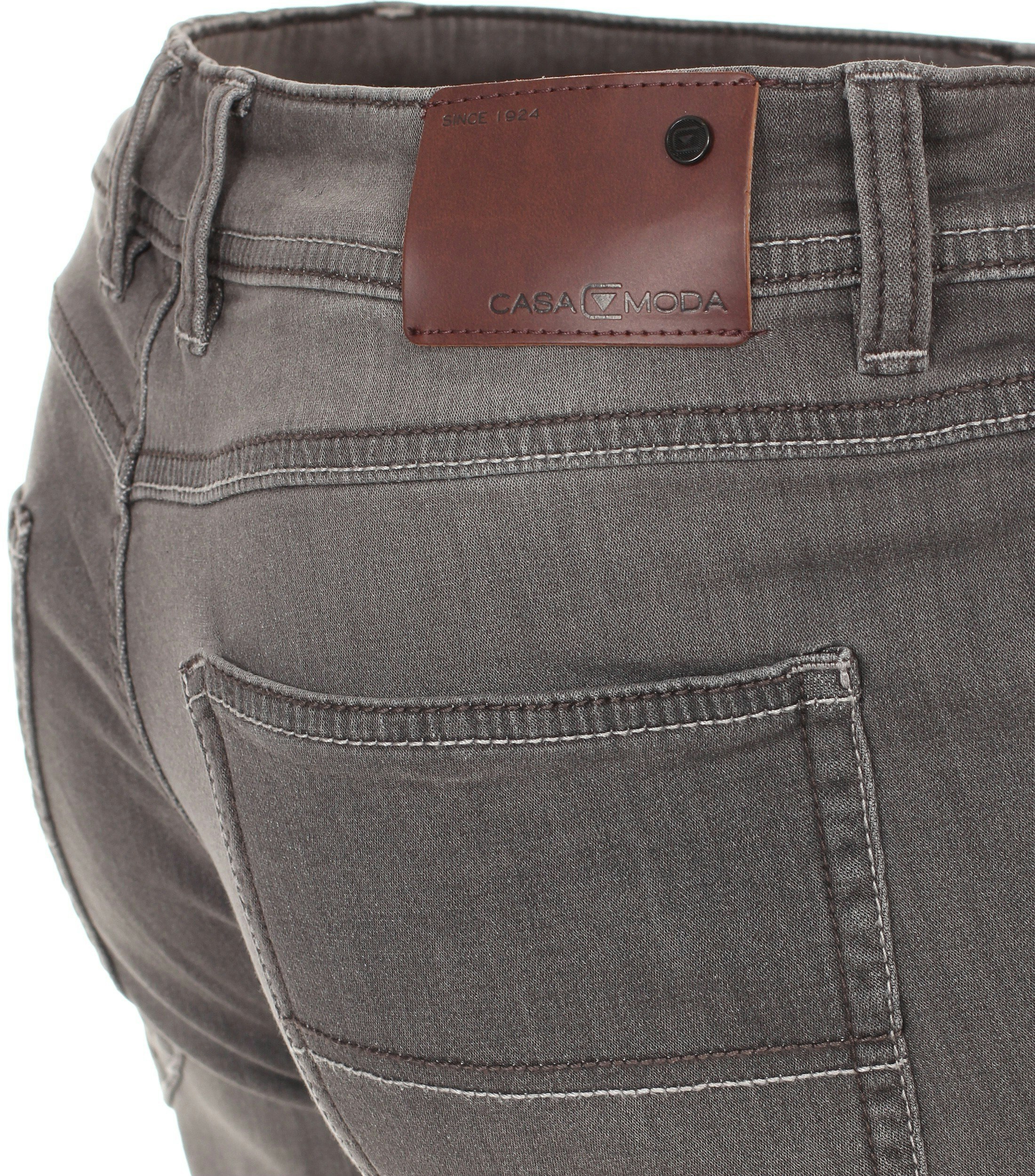 Ein Shorts im uni Muster in der Farbe Grau