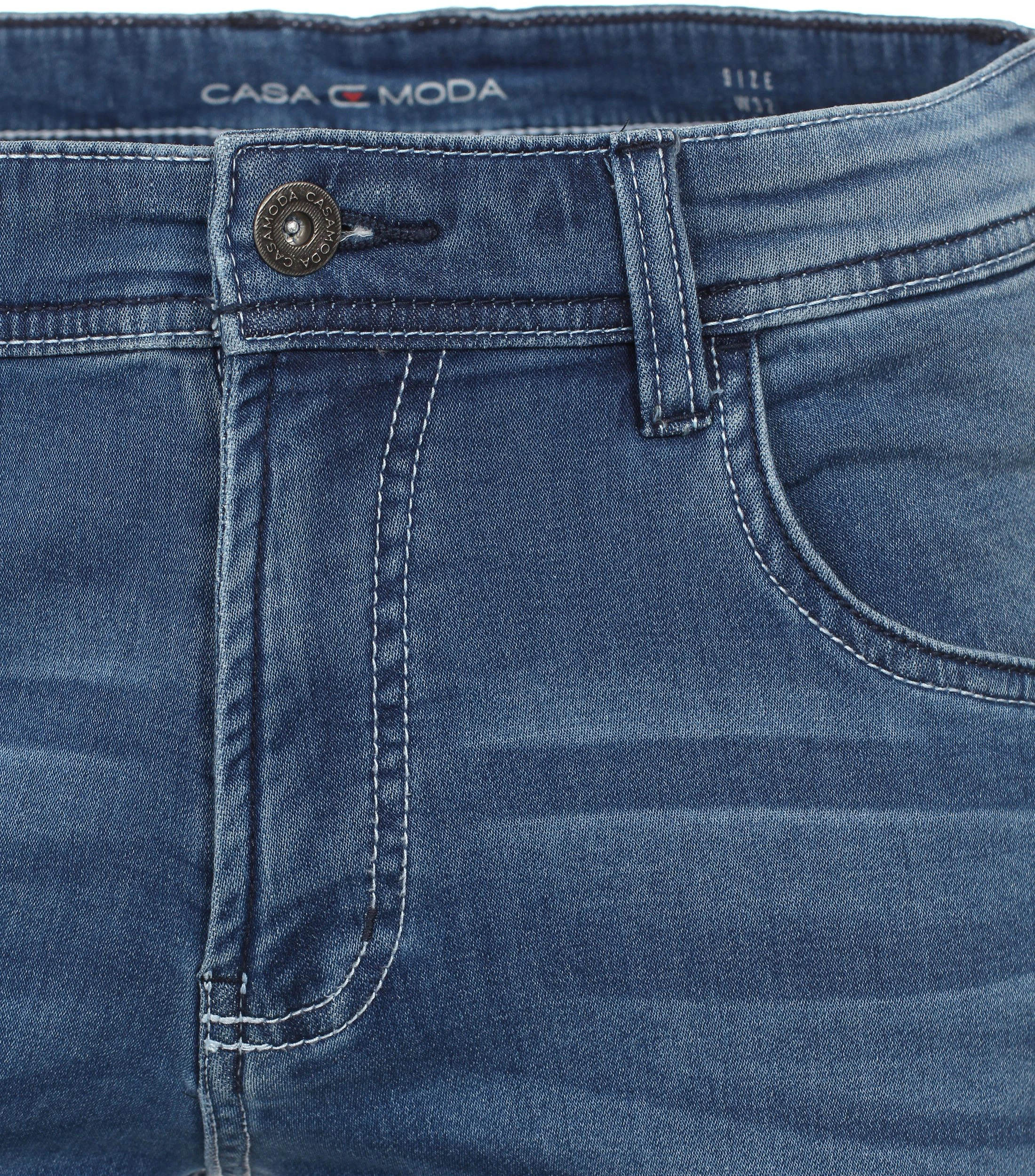 Shorts im unifarbenen Design in der Farbe Mittelblau