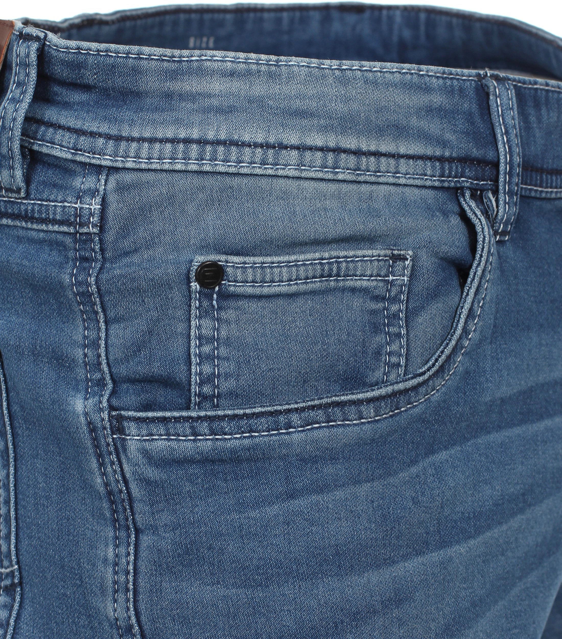Shorts im unifarbenen Design in der Farbe Mittelblau