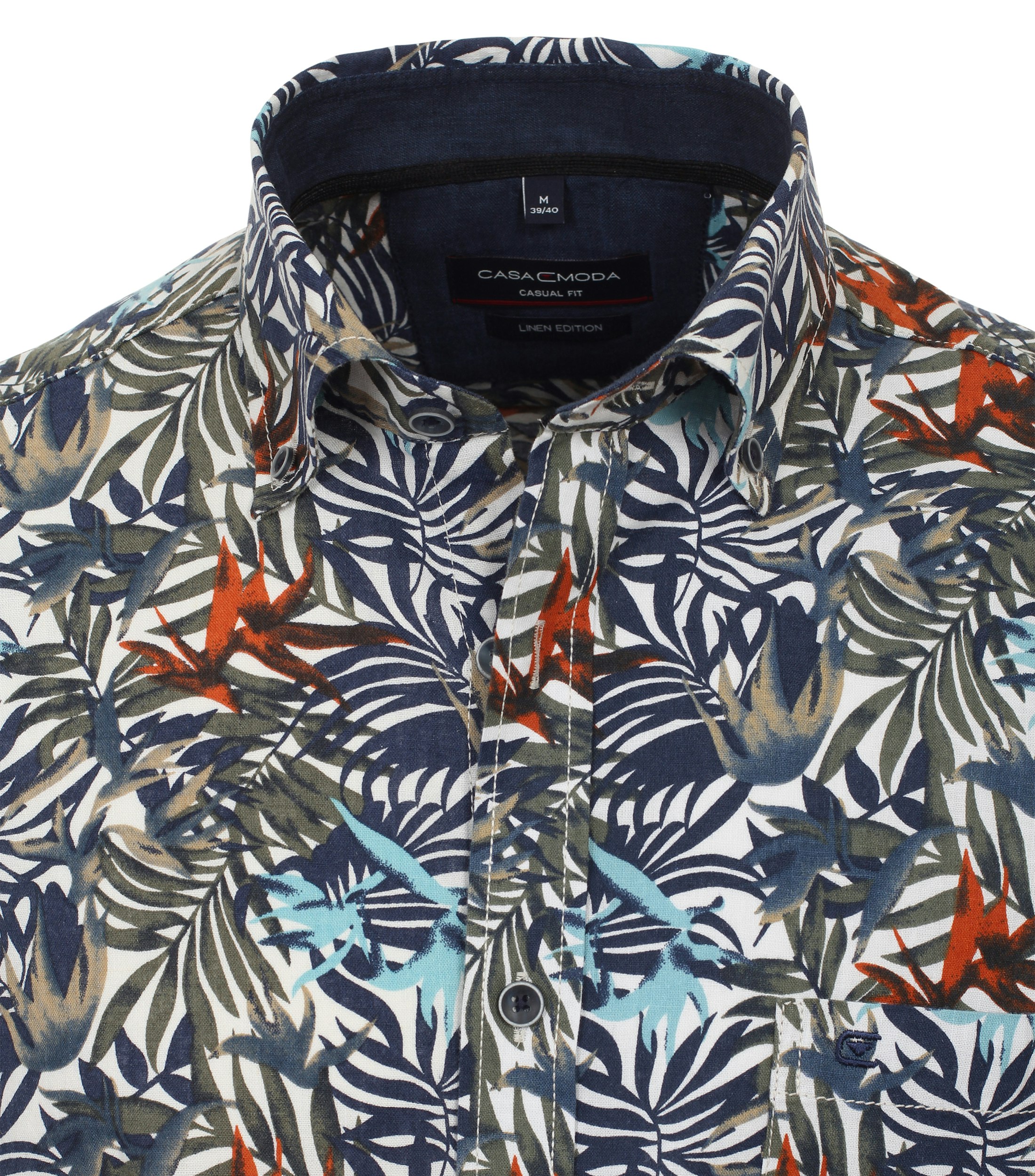Ein Freizeithemd im Print Muster in der Farbe Dunkelblau