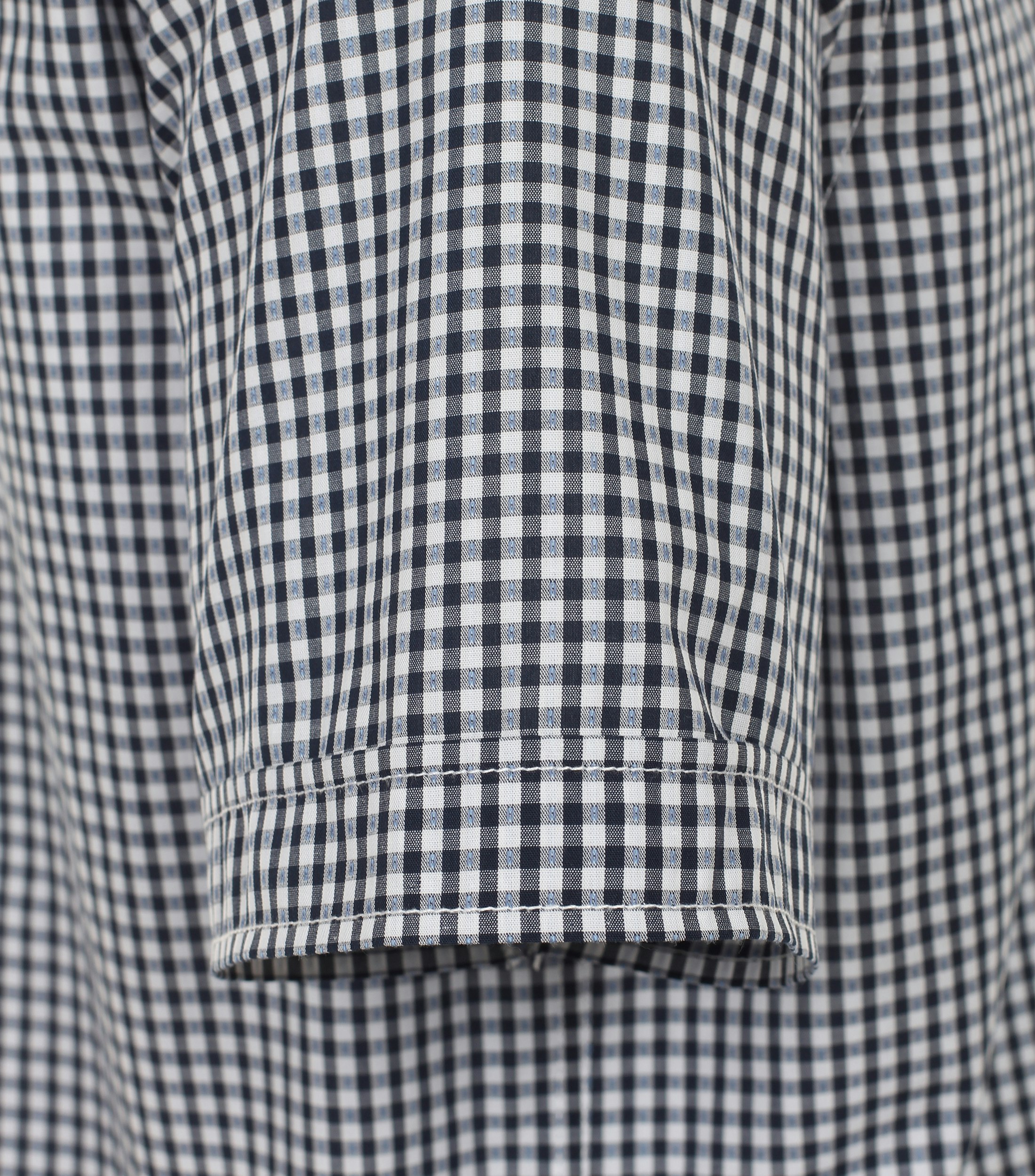 Ein Freizeithemd im kariert Muster in der Farbe Dunkelblau