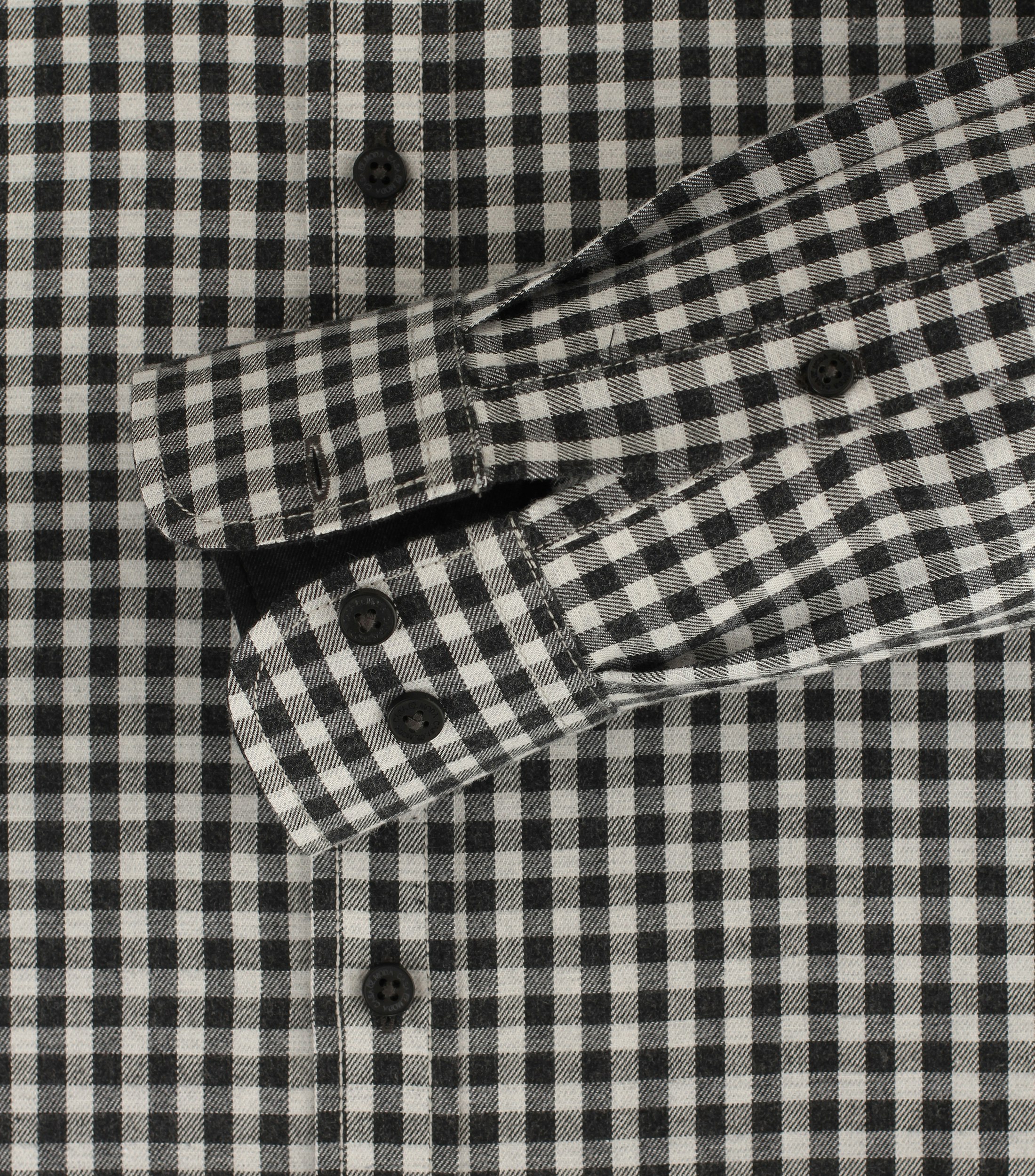 Ein Freizeithemd im kariert Muster in der Farbe Grau