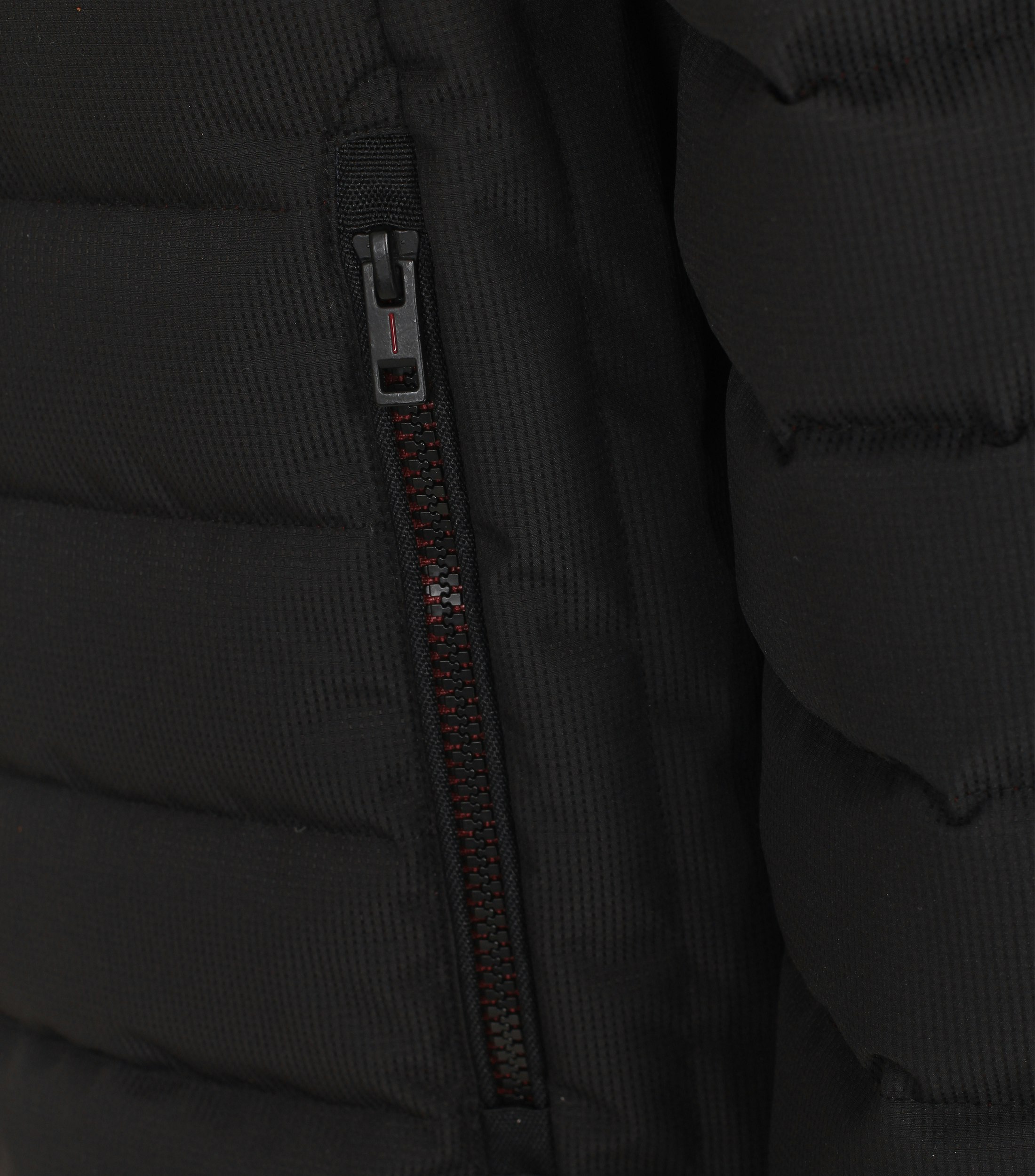 Ein Jacke im uni Muster in der Farbe Schwarz