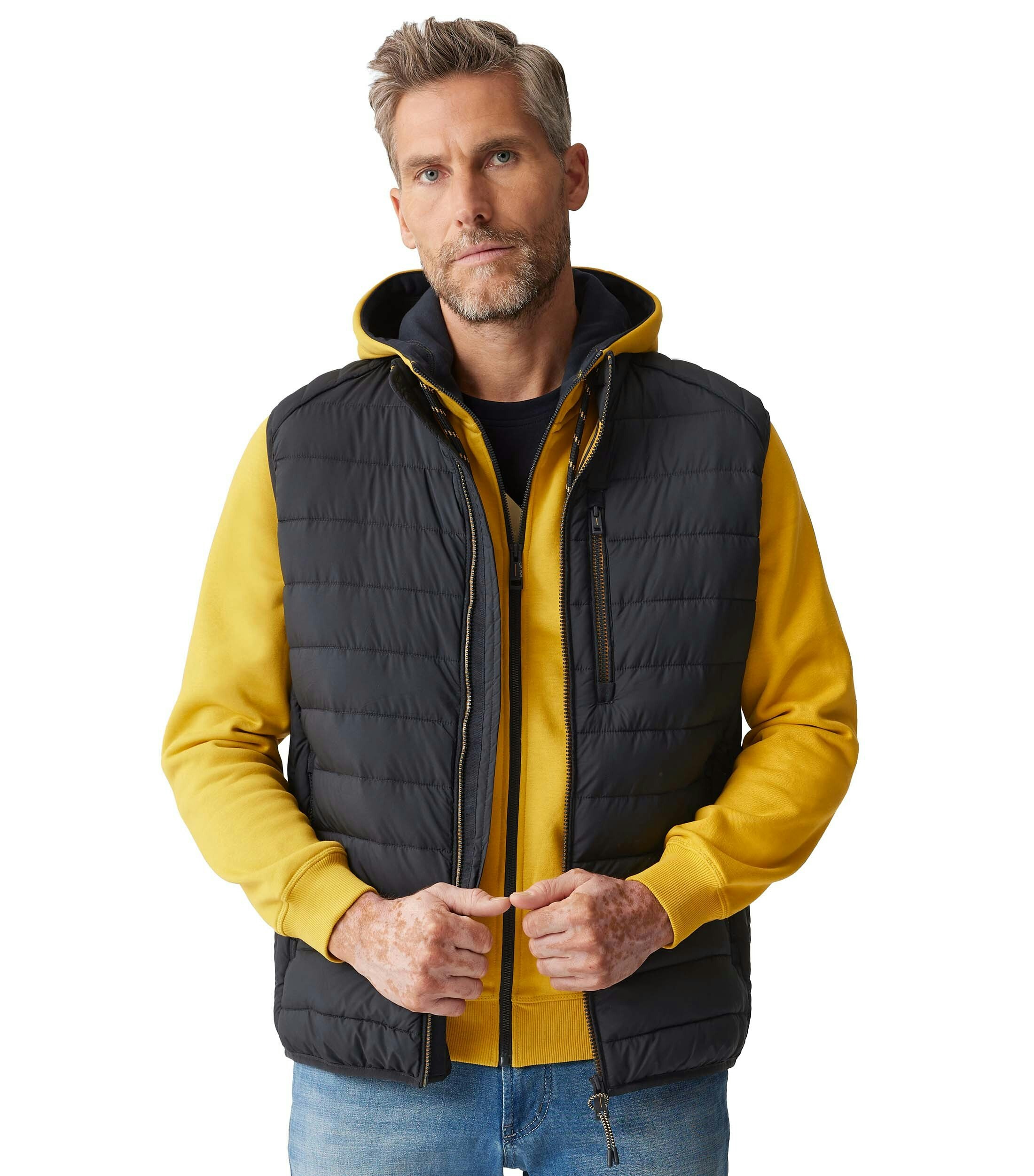 Ein Weste im uni Muster in der Farbe Dunkelblau