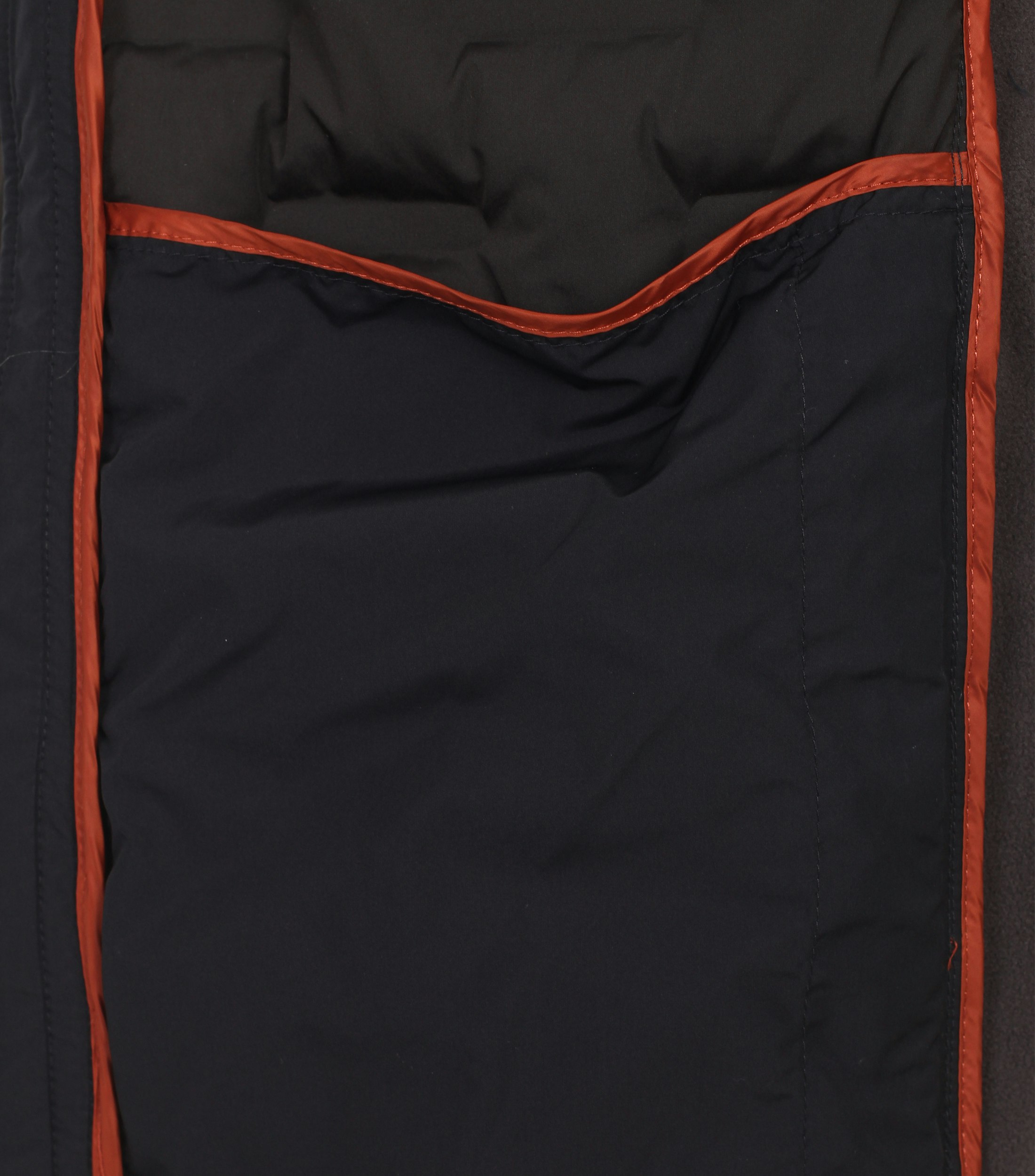 Ein Weste im uni Muster in der Farbe Dunkelblau