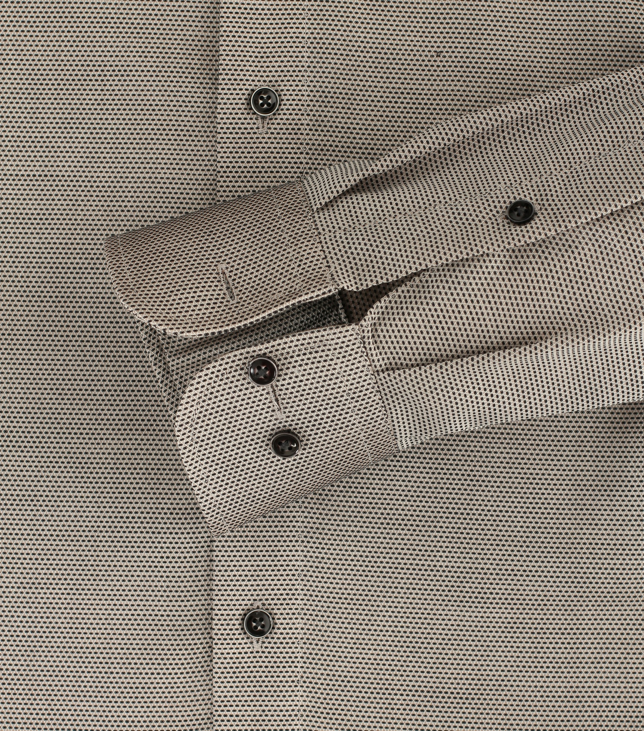 Ein Businesshemd im uni Muster in der Farbe Hellbraun