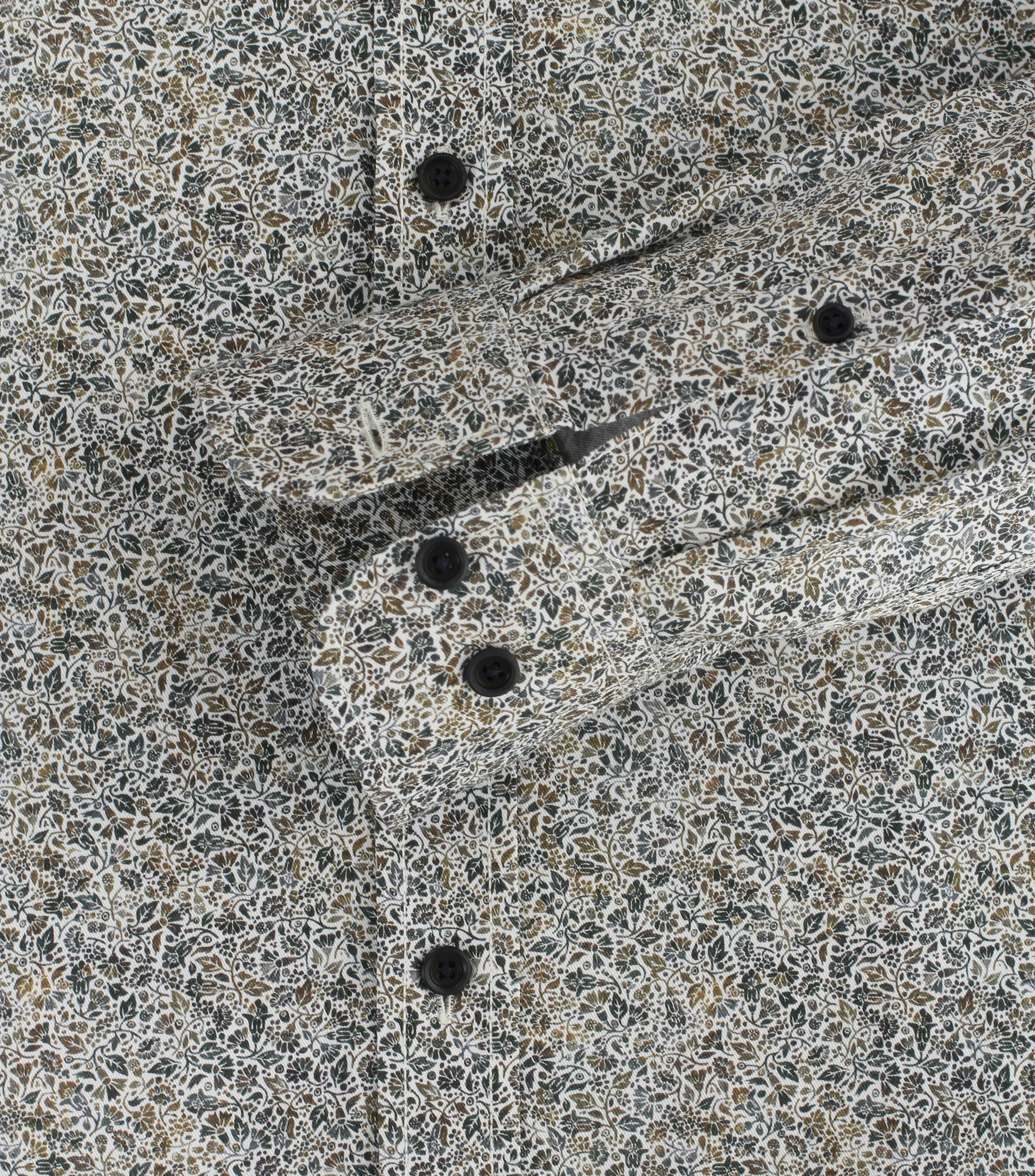 Ein Freizeithemd im Print Muster in der Farbe Olive