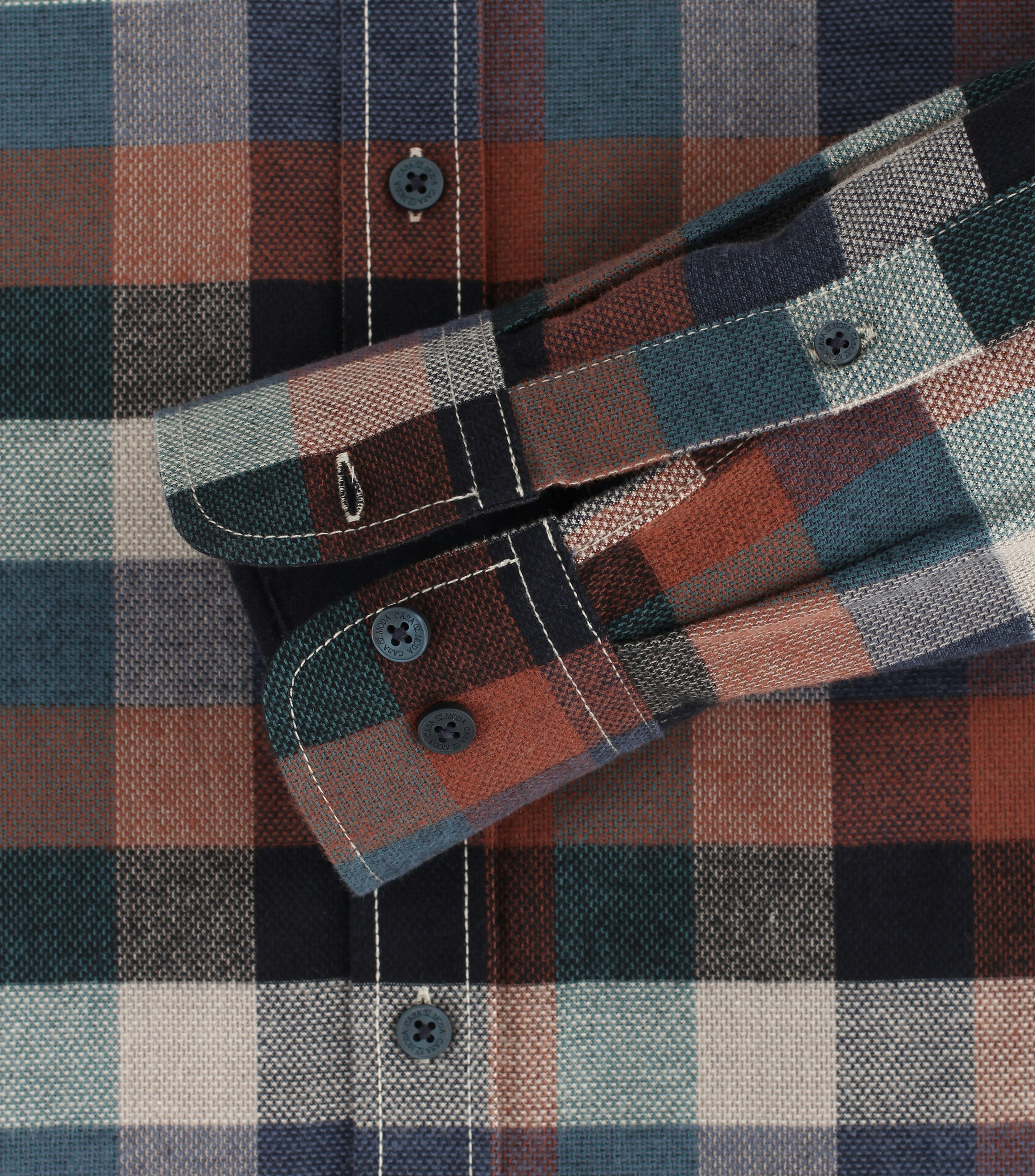 Ein Freizeithemd im kariert Muster in der Farbe Hellbraun