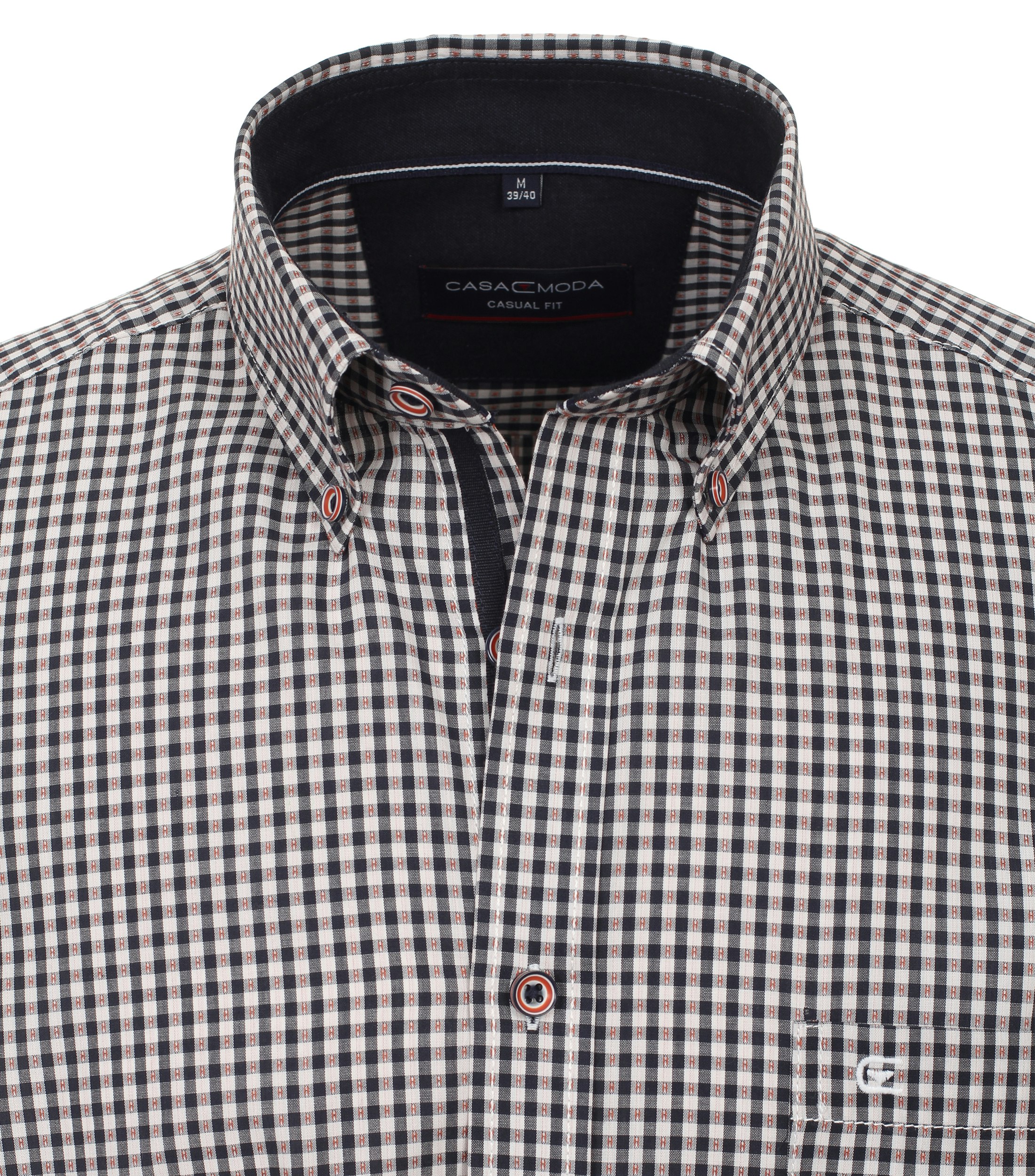 Ein Freizeithemd im kariert Muster in der Farbe Dunkelblau