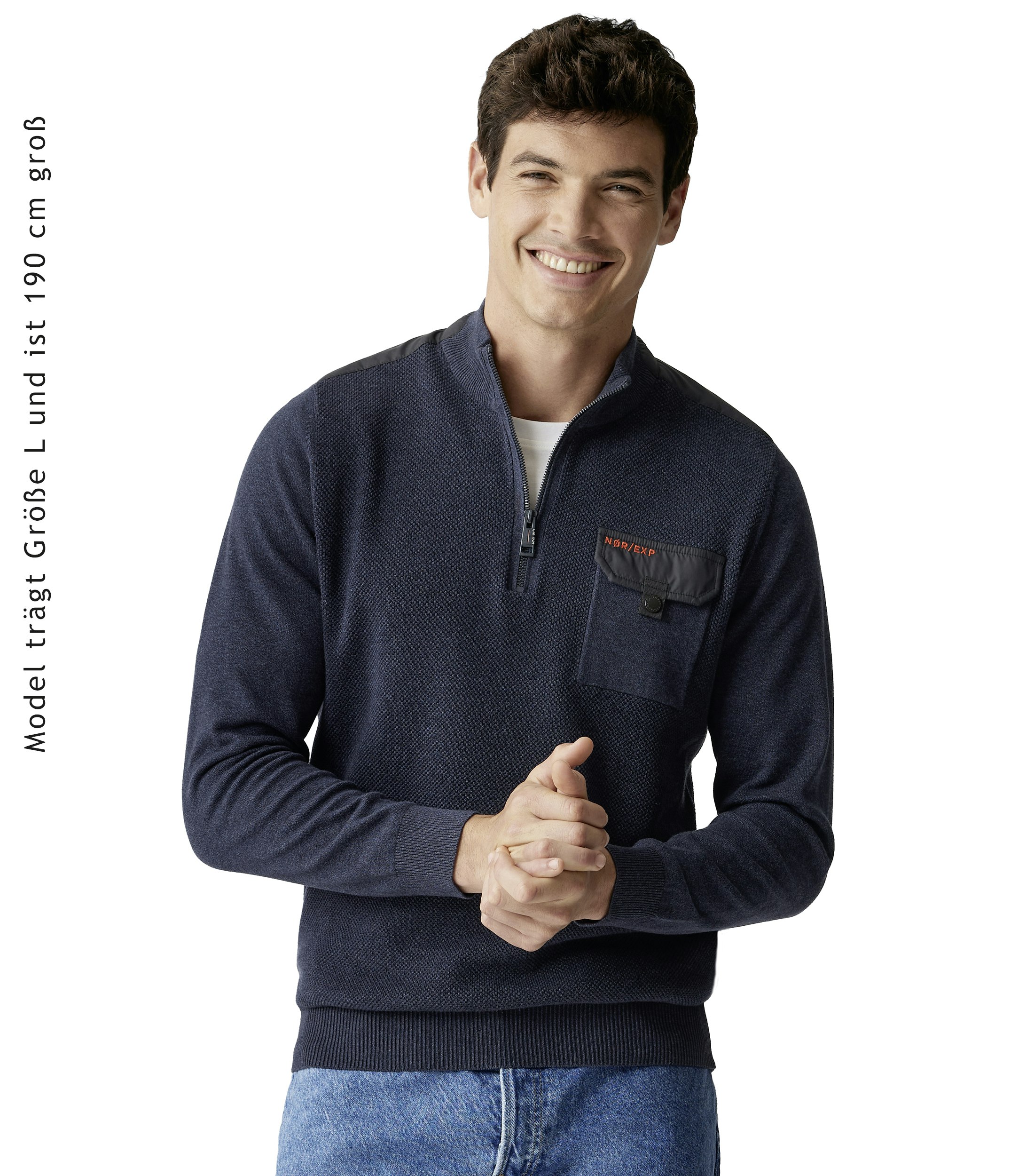 Ein Troyer im uni Muster in der Farbe Dunkelblau