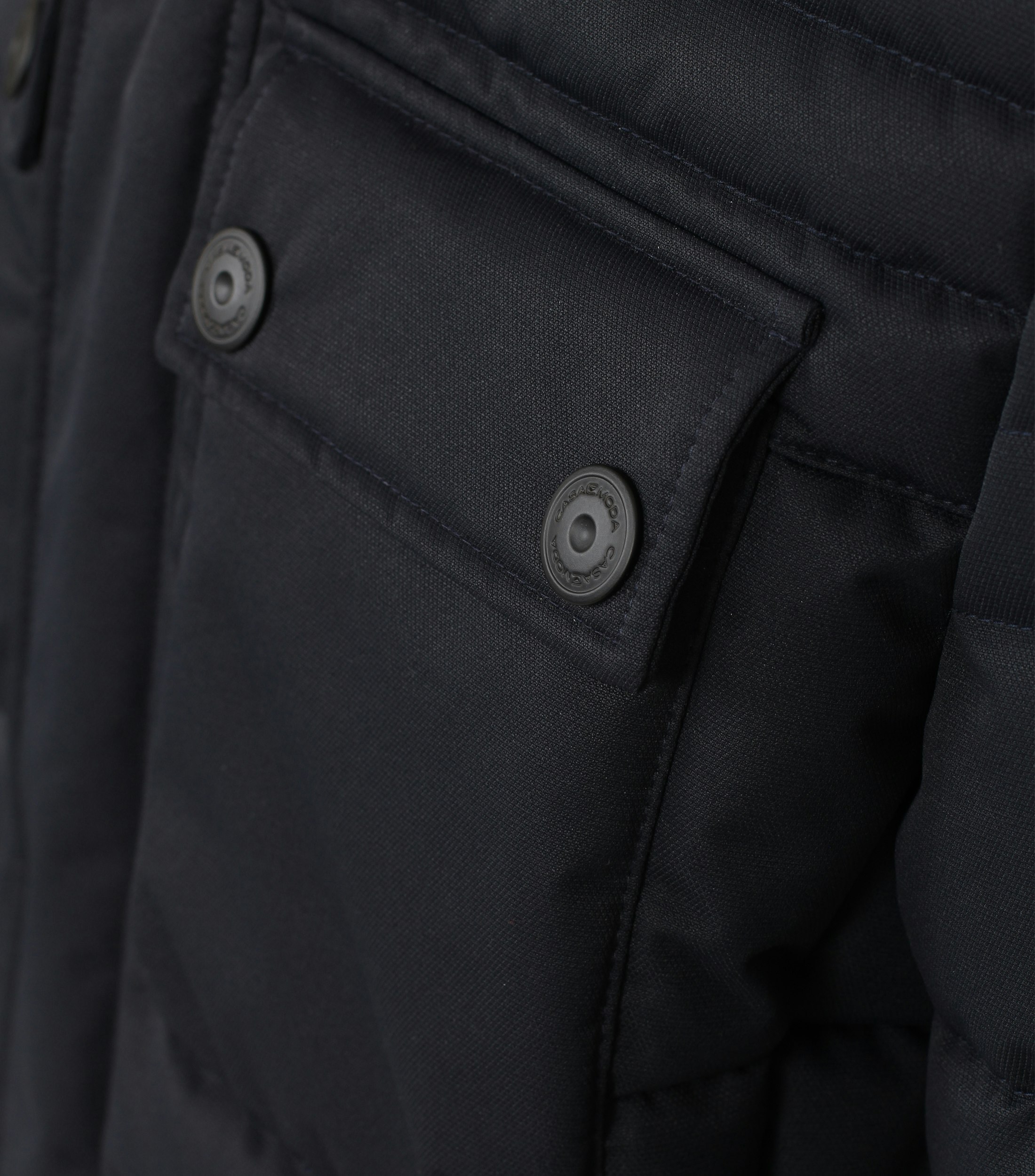 Ein Jacke im uni Muster in der Farbe Dunkelblau