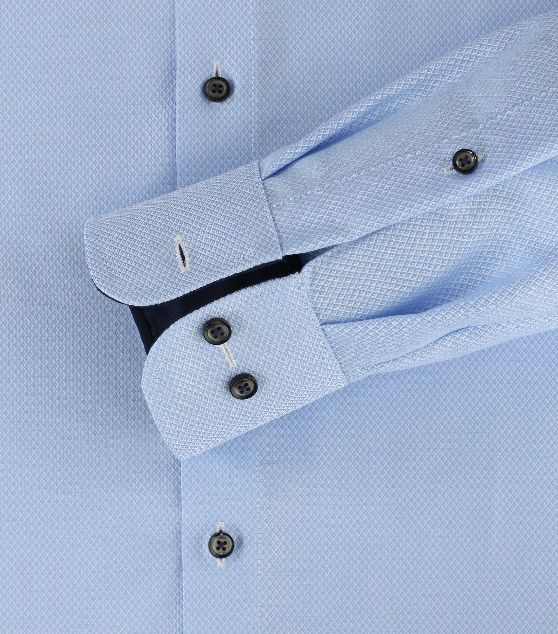 Ein Businesshemd im uni Muster in der Farbe Hellblau