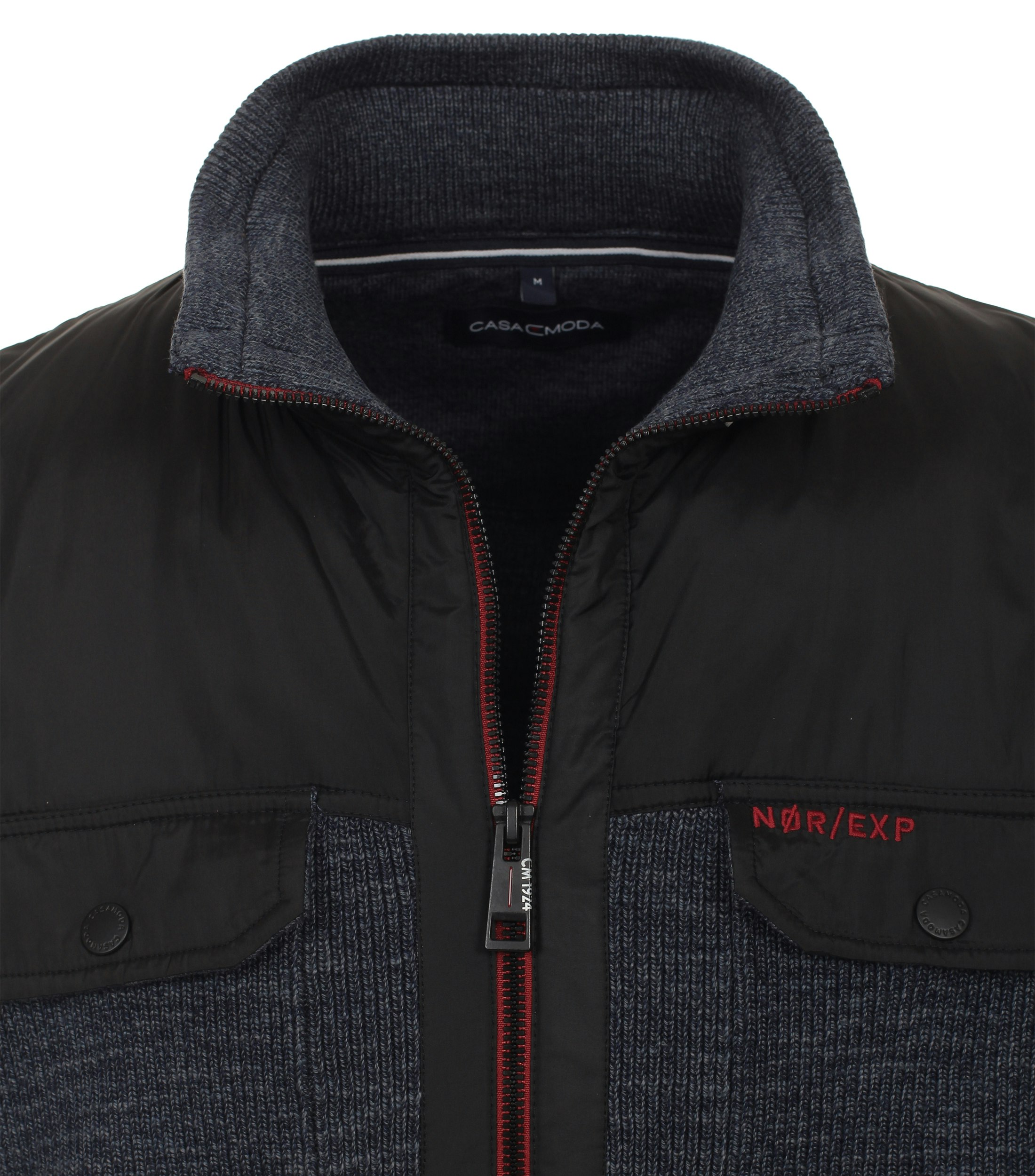 Ein Strickjacke im uni Muster in der Farbe Grau