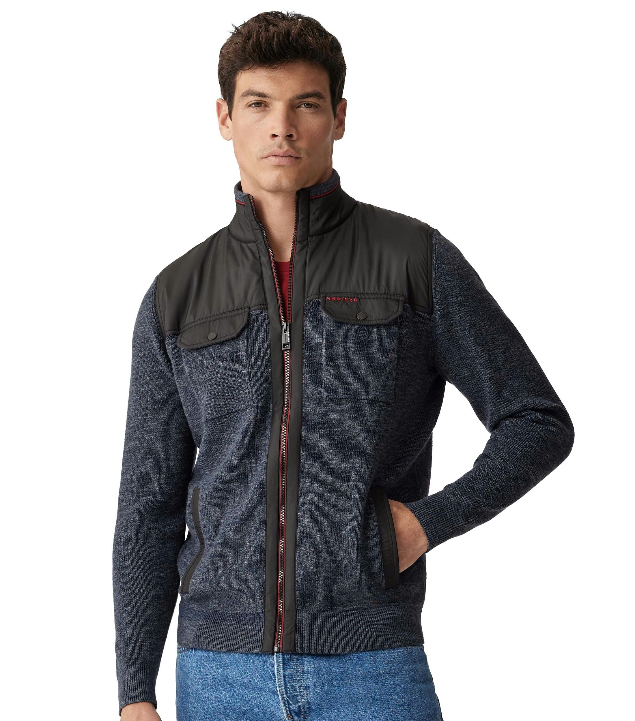 Ein Strickjacke im uni Muster in der Farbe Grau