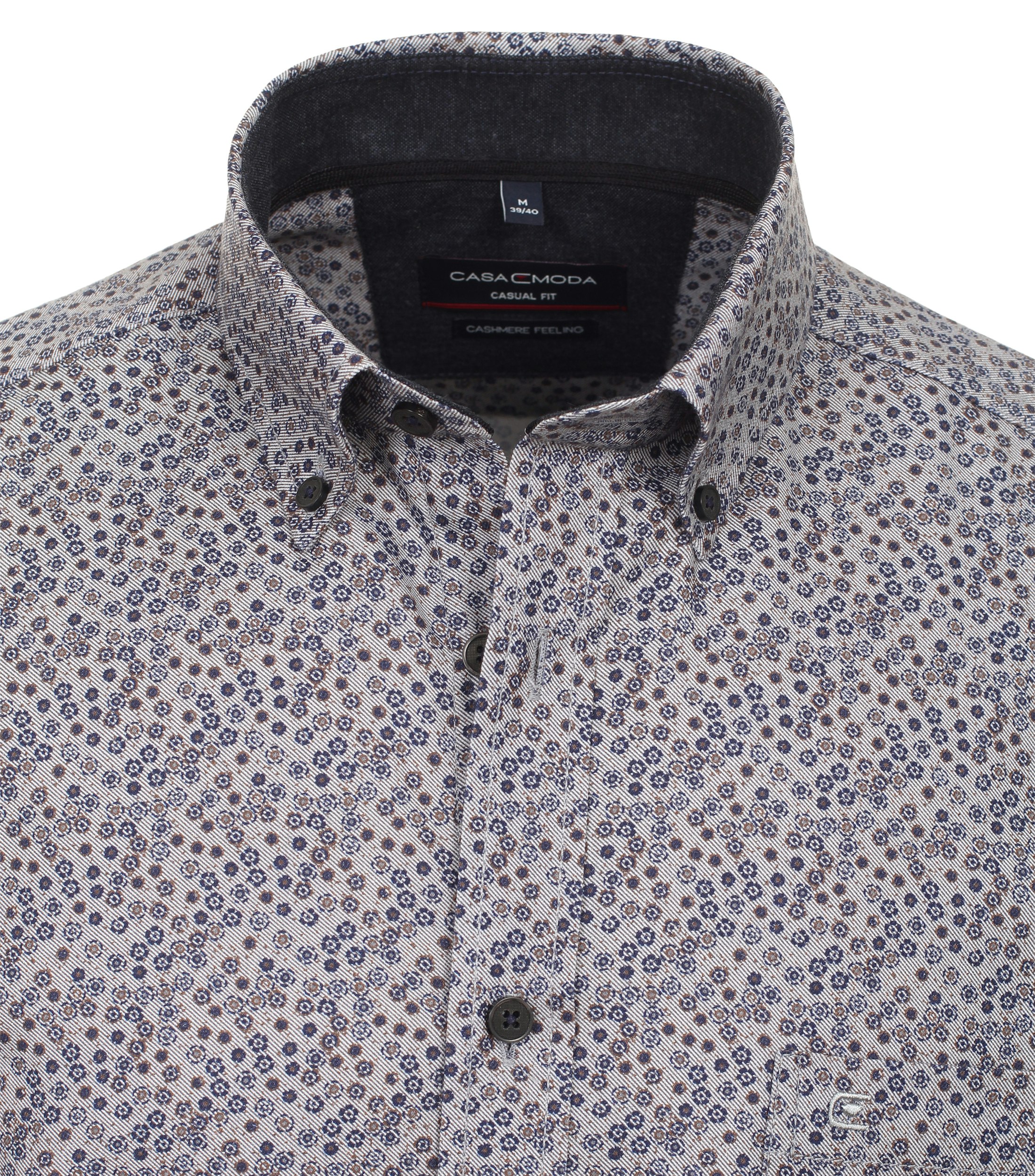 Ein Freizeithemd im Print Muster in der Farbe Grau