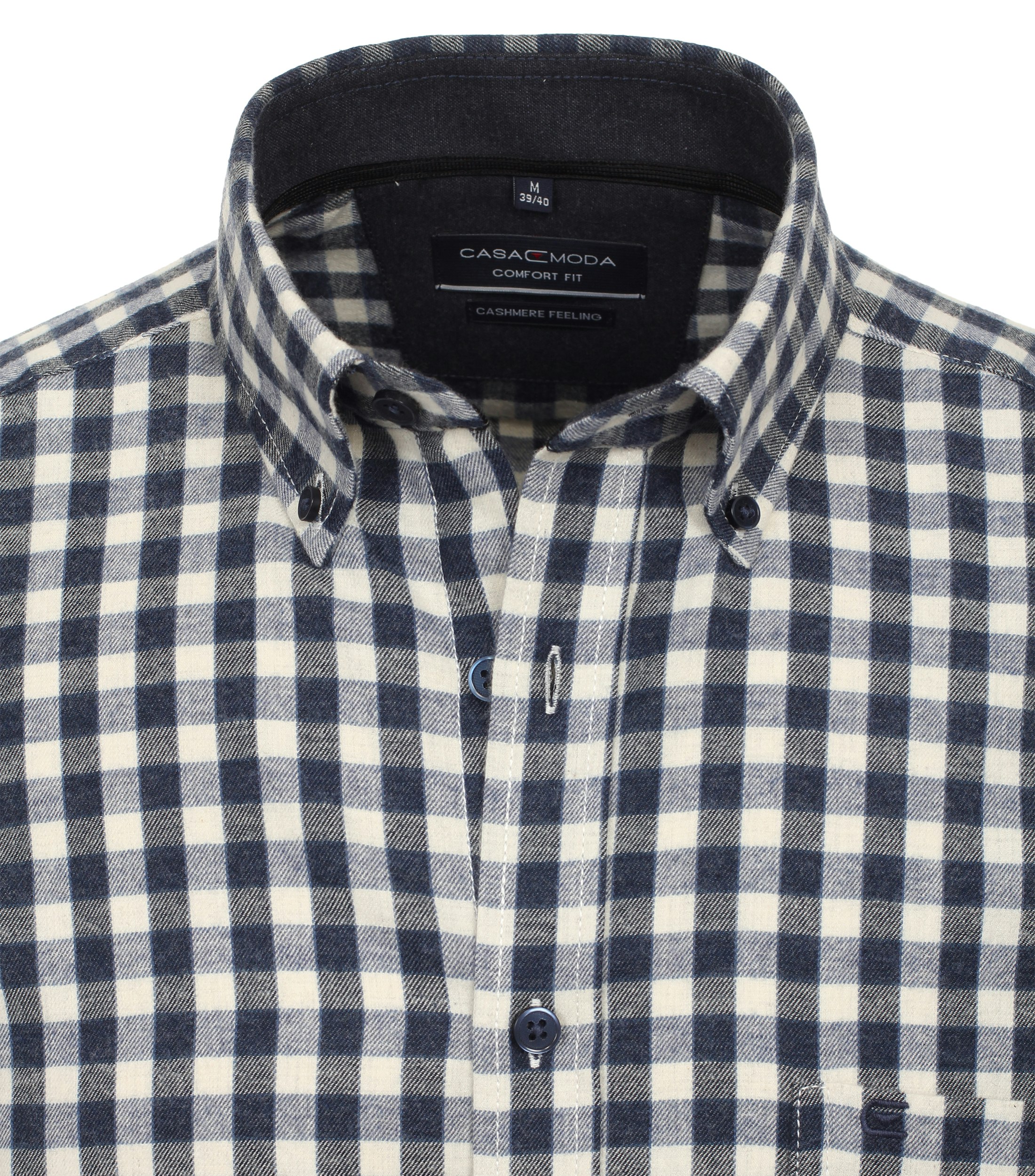 Ein Freizeithemd im kariert Muster in der Farbe Dunkelblau
