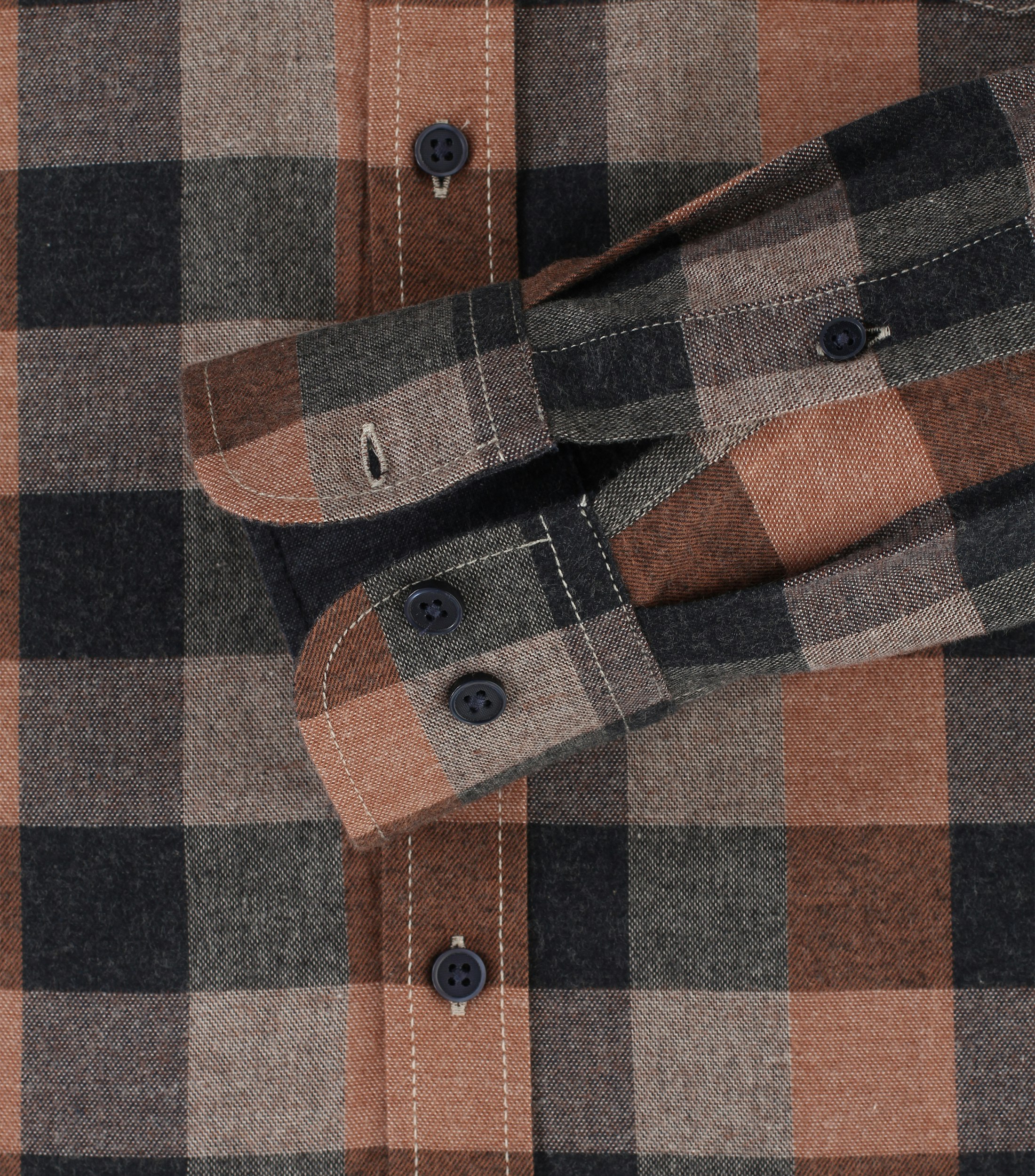 Ein Freizeithemd im kariert Muster in der Farbe Olive