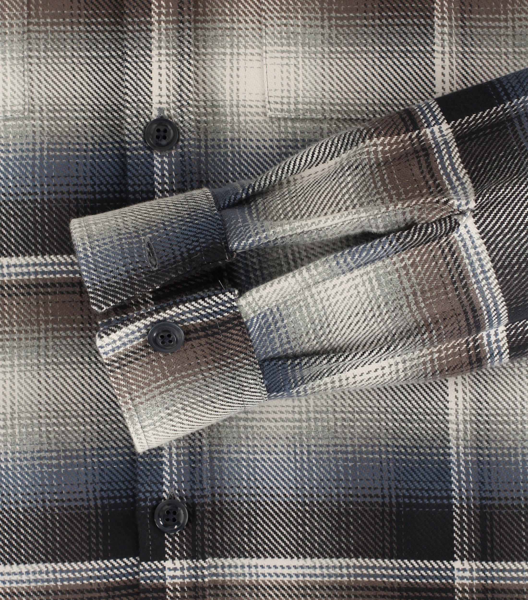 Ein Freizeithemd im kariert Muster in der Farbe Braun