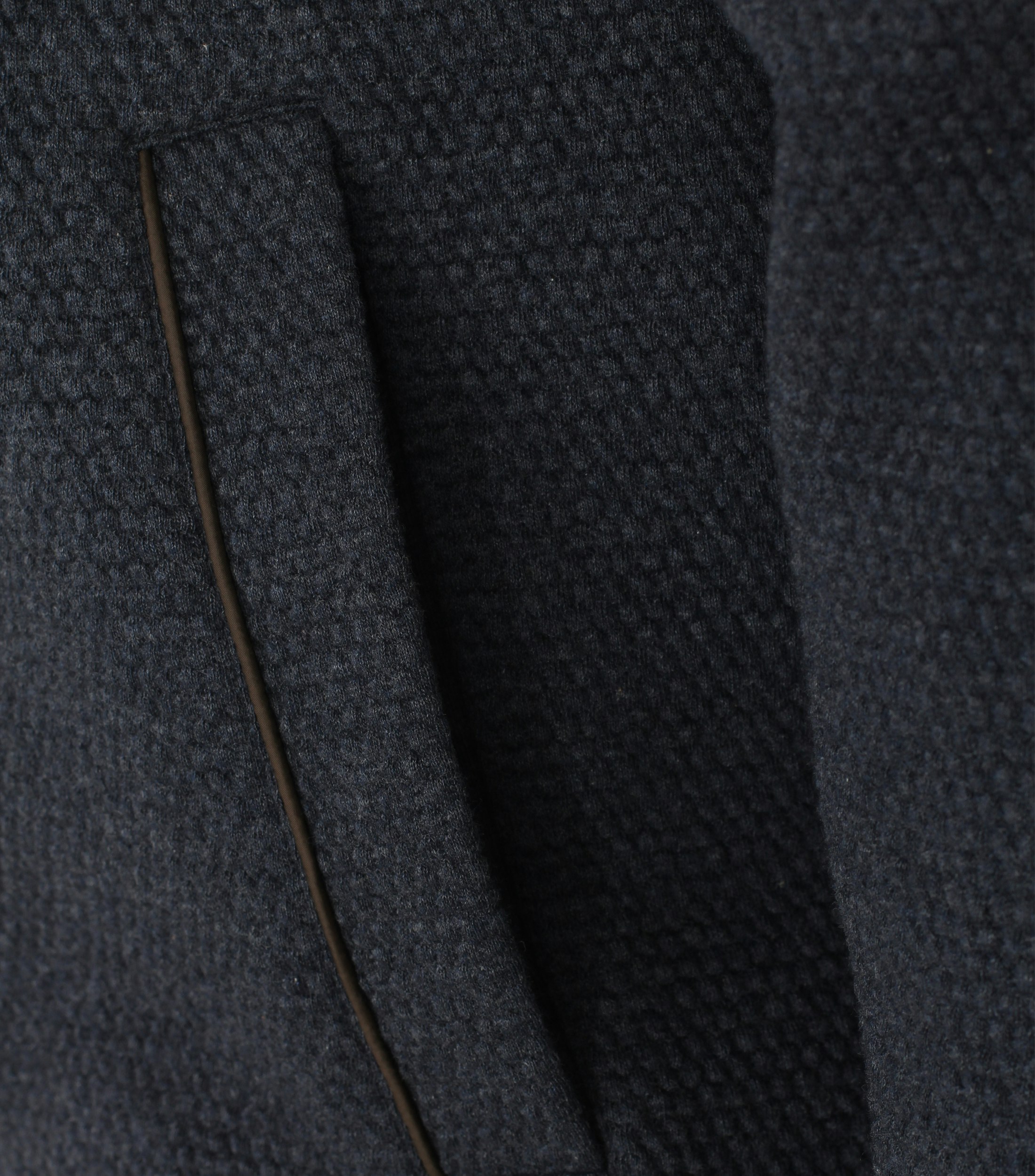 Ein Sweatjacke im uni Muster in der Farbe Dunkelblau