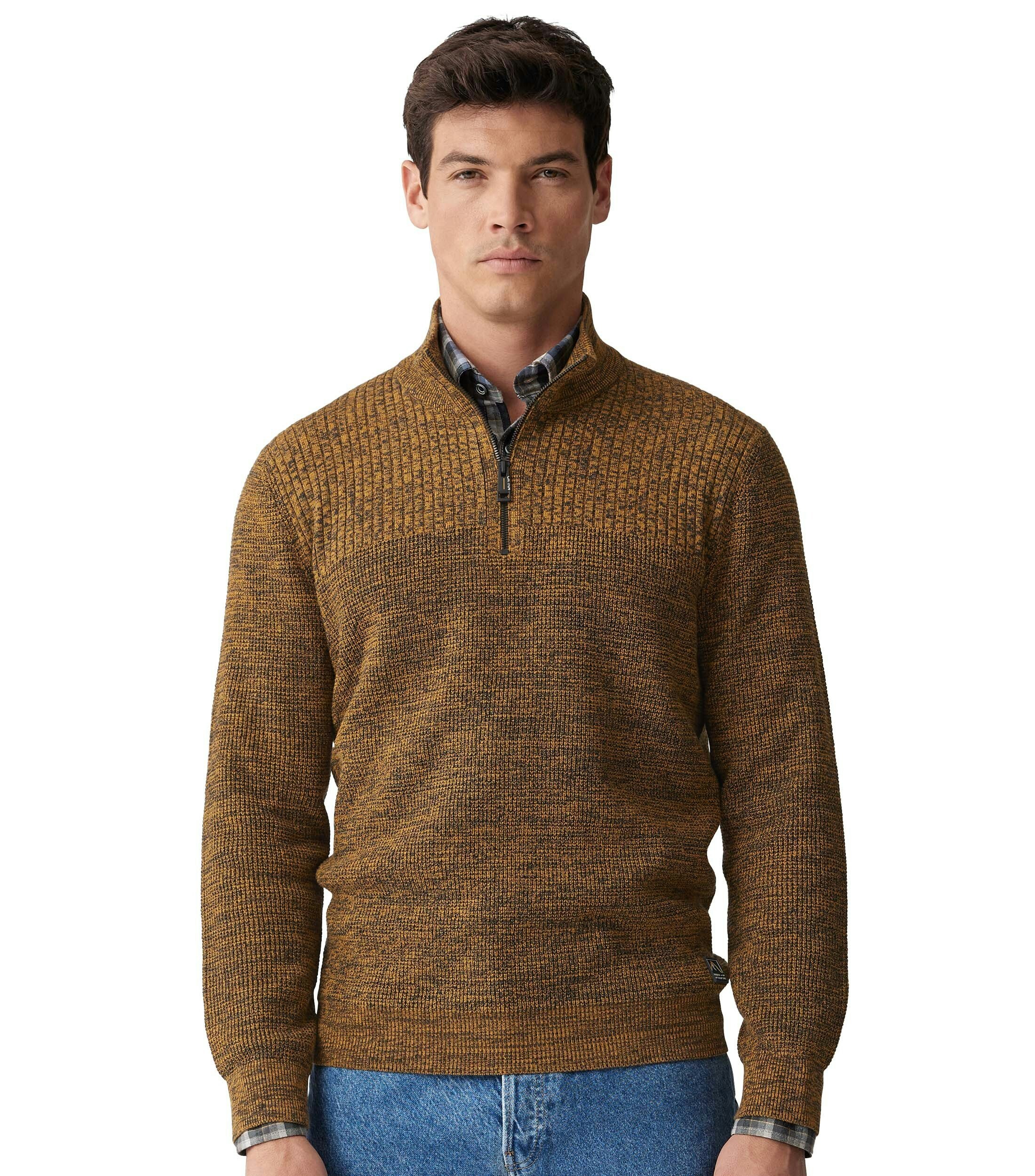 Ein Pullover im uni Muster in der Farbe Gelb