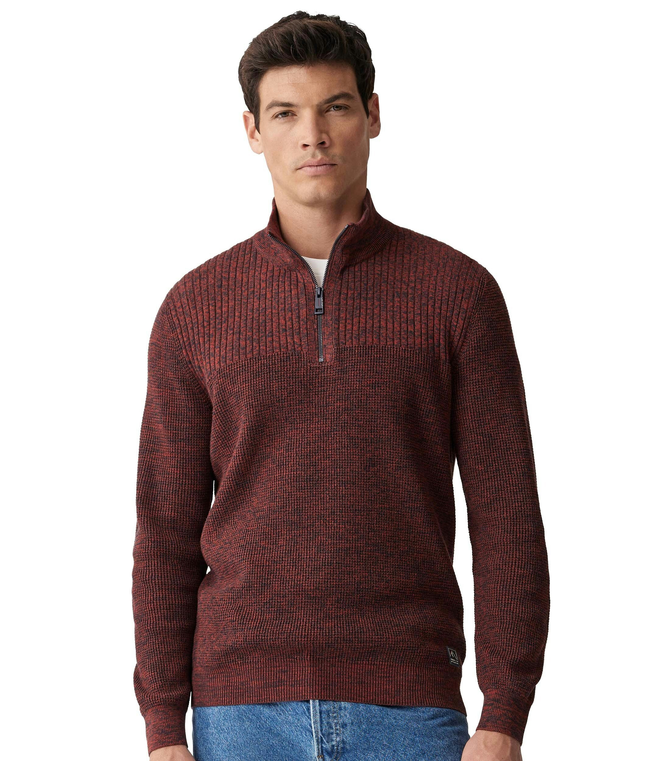 Ein Pullover im uni Muster in der Farbe Orange