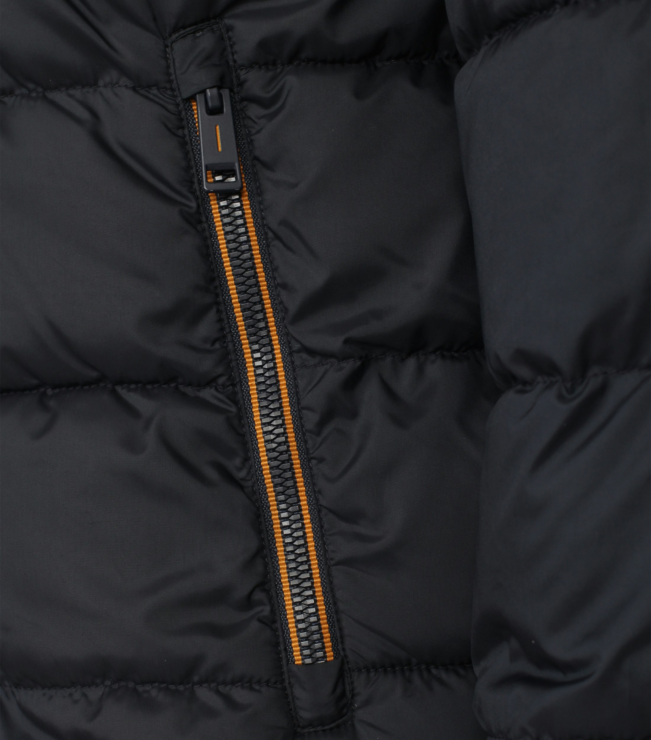 Ein Jacke im uni Muster in der Farbe Mittelblau