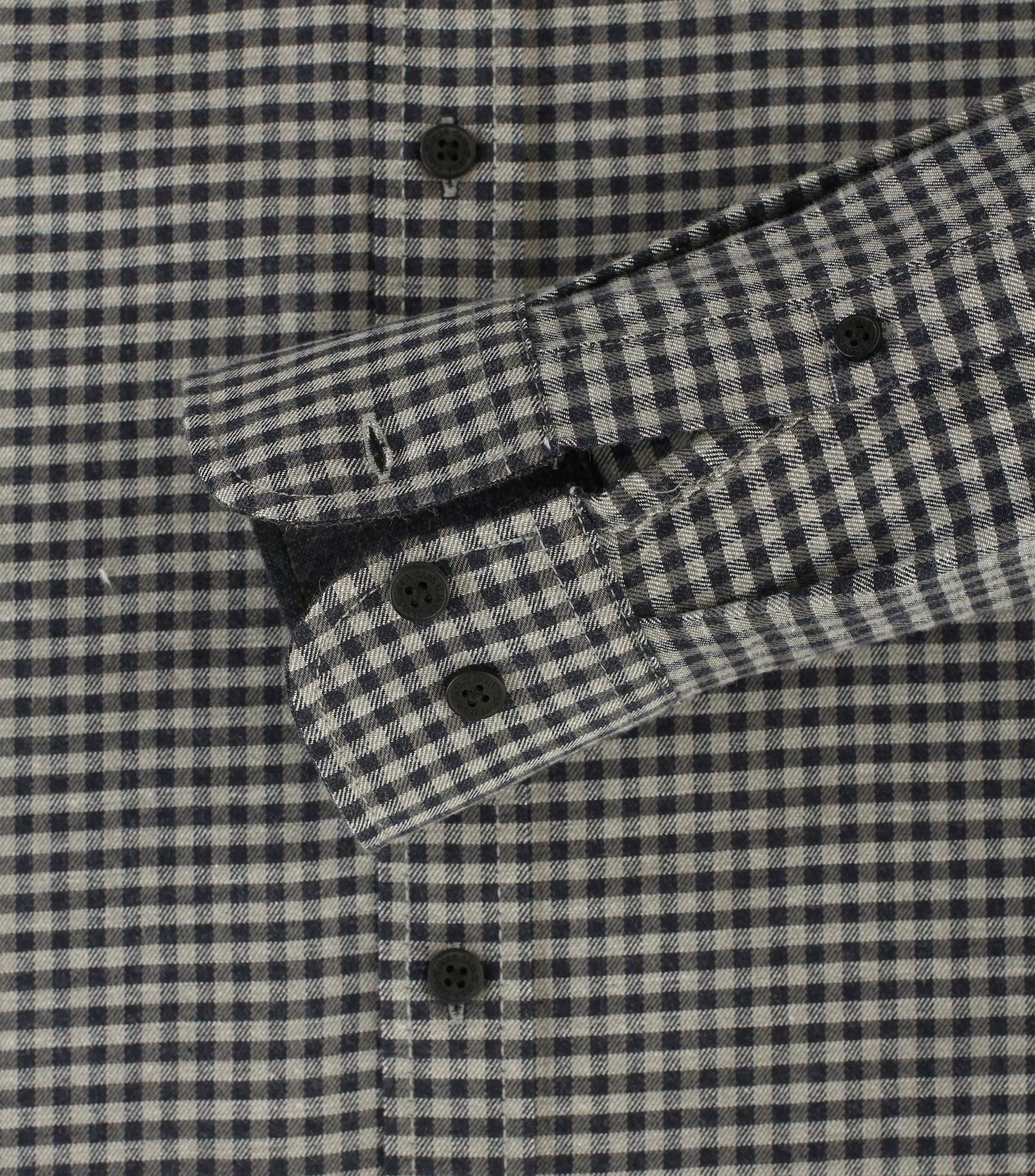 Ein Freizeithemd im kariert Muster in der Farbe Dunkelgrün