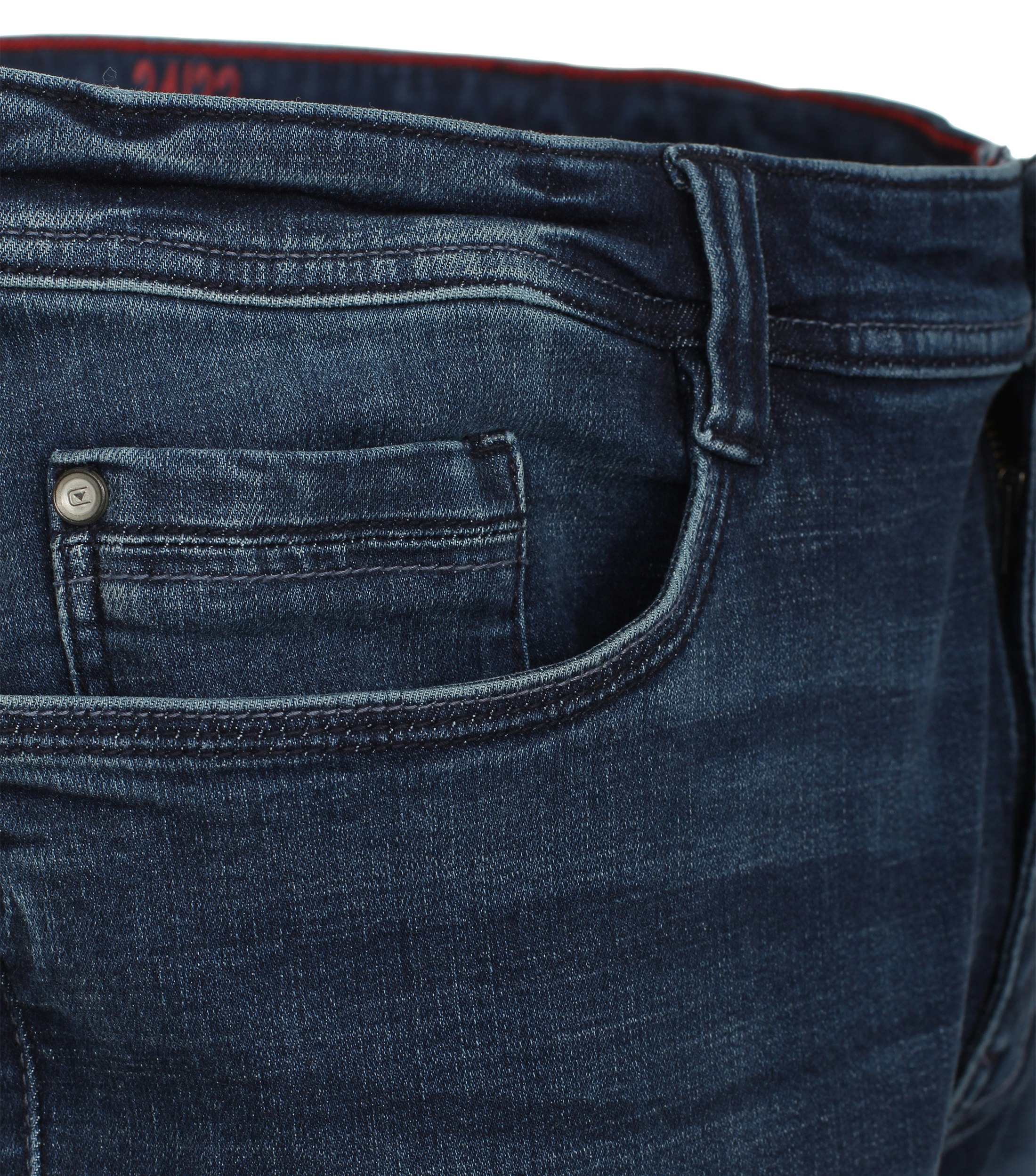 Eine Jeans im uni Muster in der Farbe Mittelblau