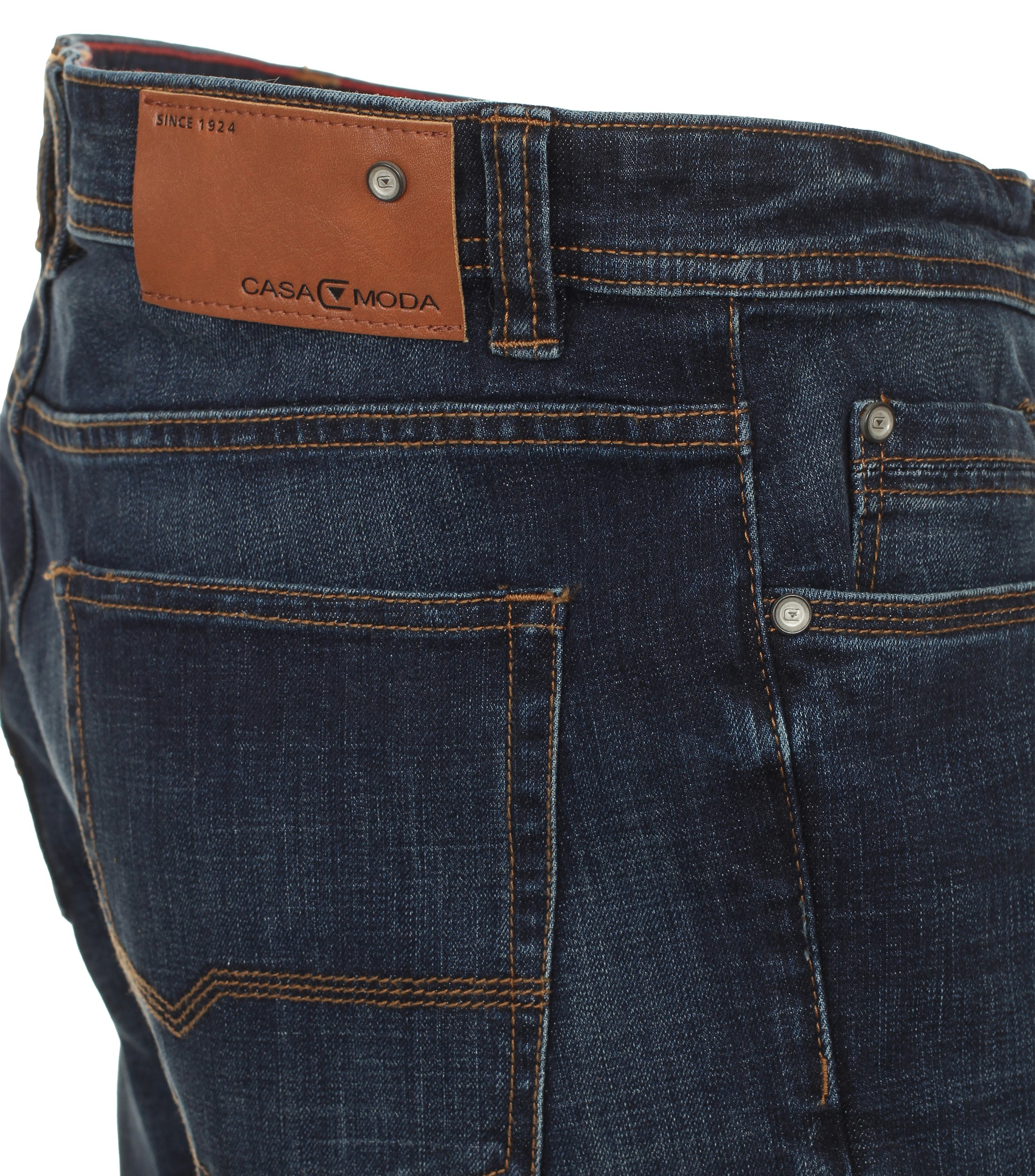 Eine Jeans im uni Muster in der Farbe Dunkelblau