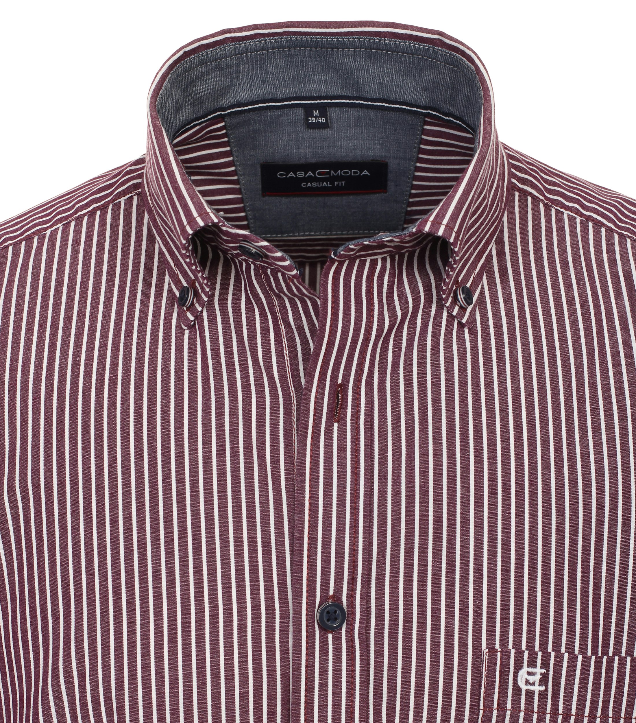 Ein Freizeithemd im gestreift Muster in der Farbe Dunkelrot