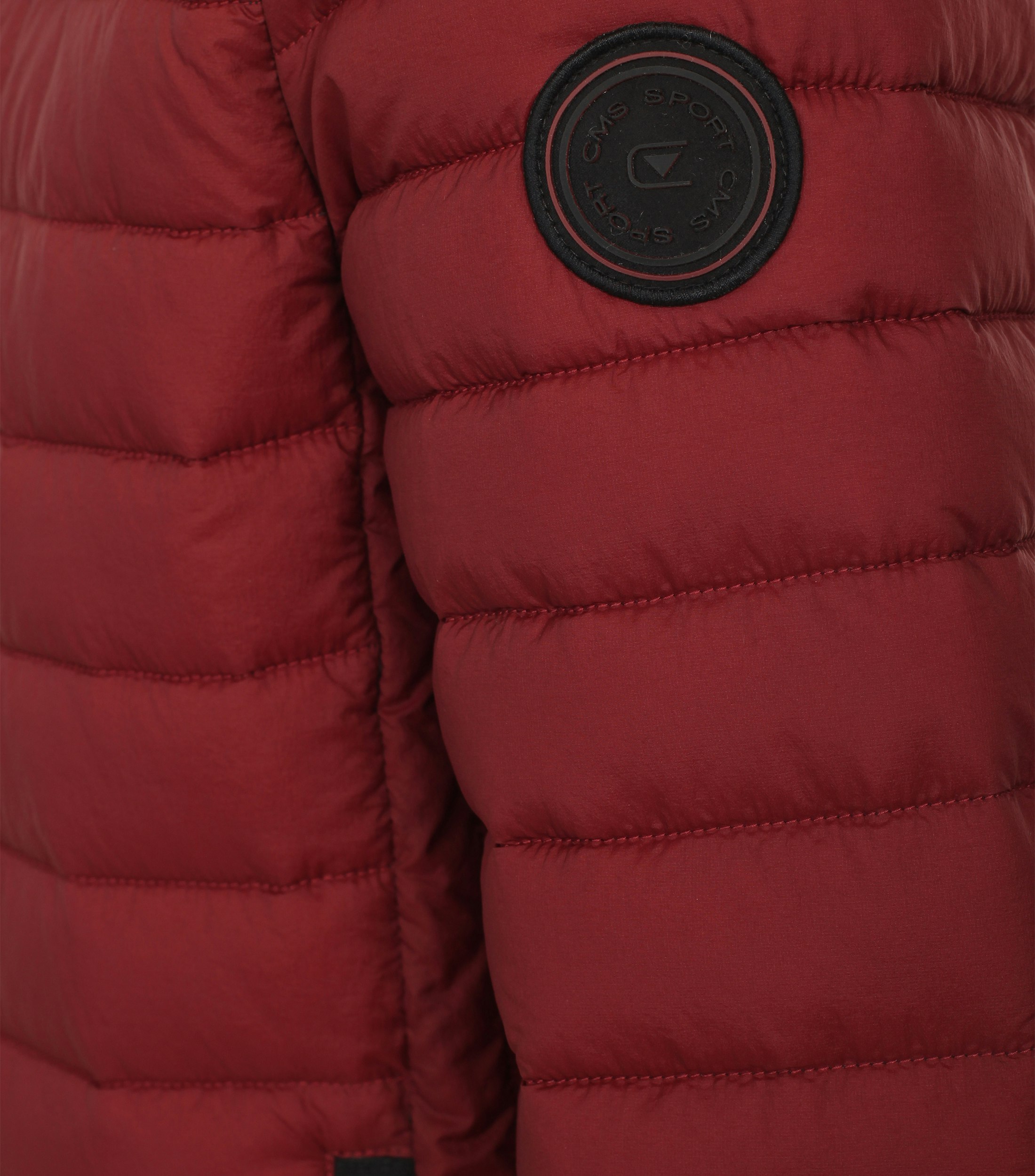 Ein Jacke im uni Muster in der Farbe Mittelrot