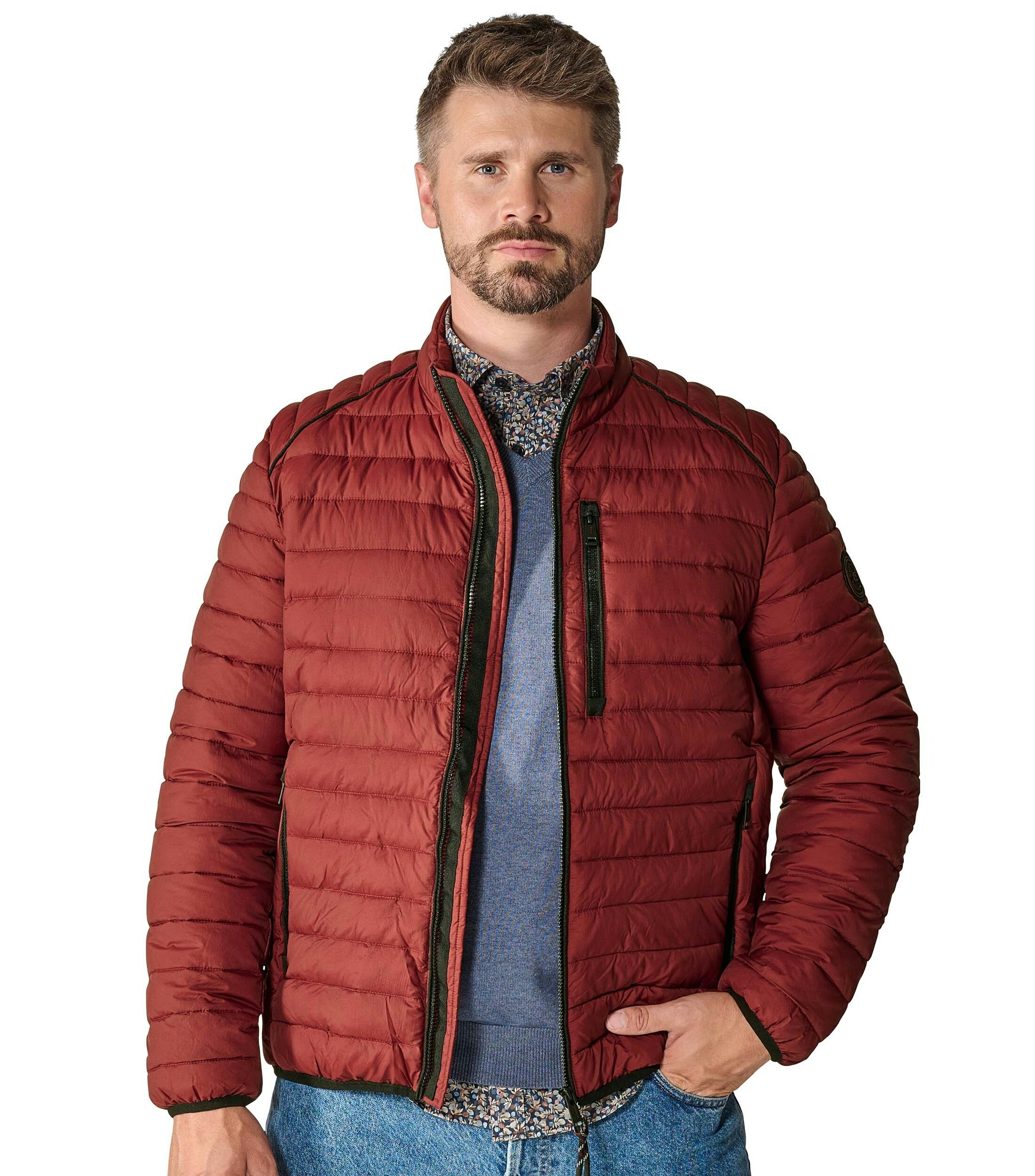 Ein Jacke im uni Muster in der Farbe Mittelrot