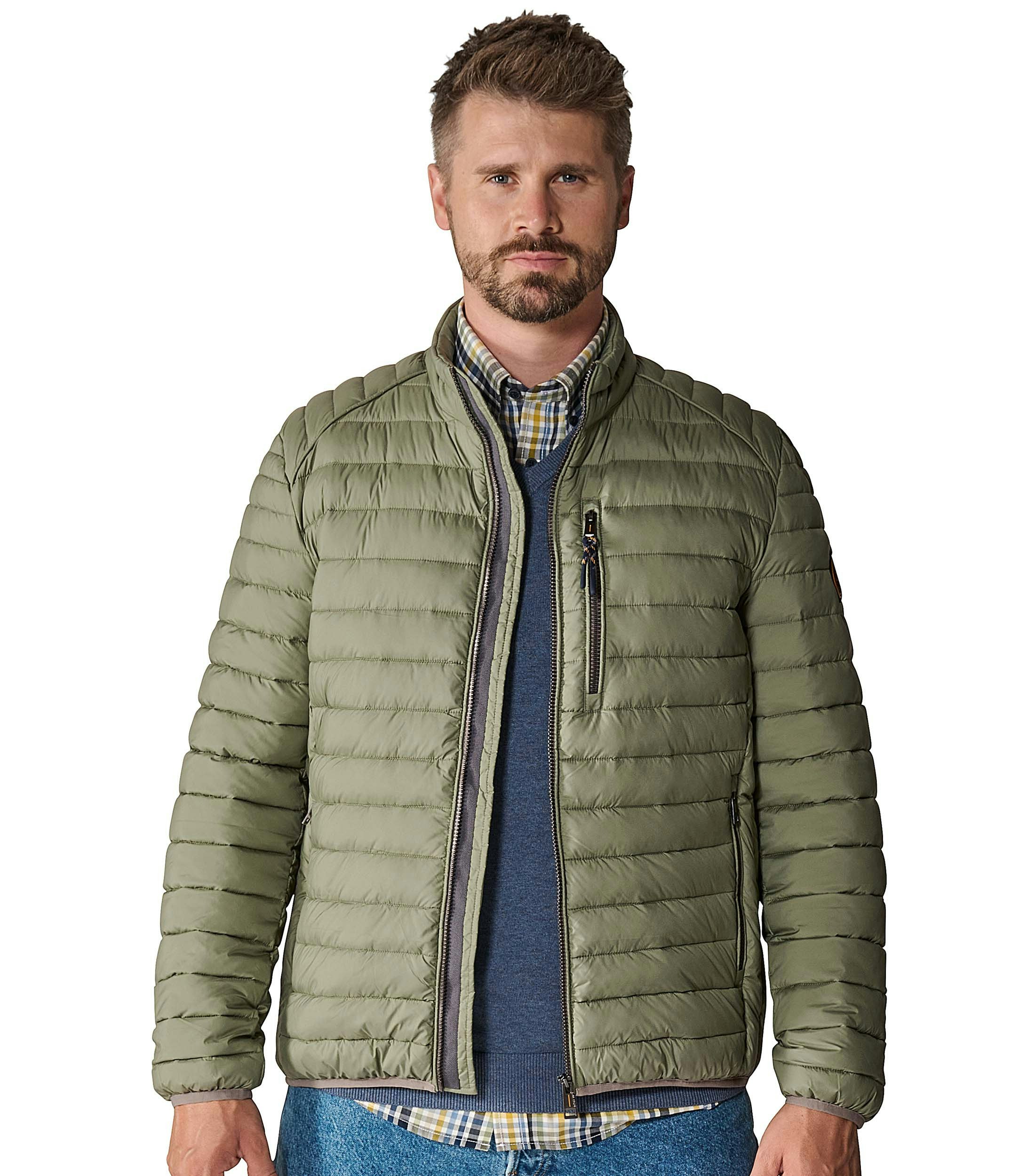 Ein Jacke im uni Muster in der Farbe Olive
