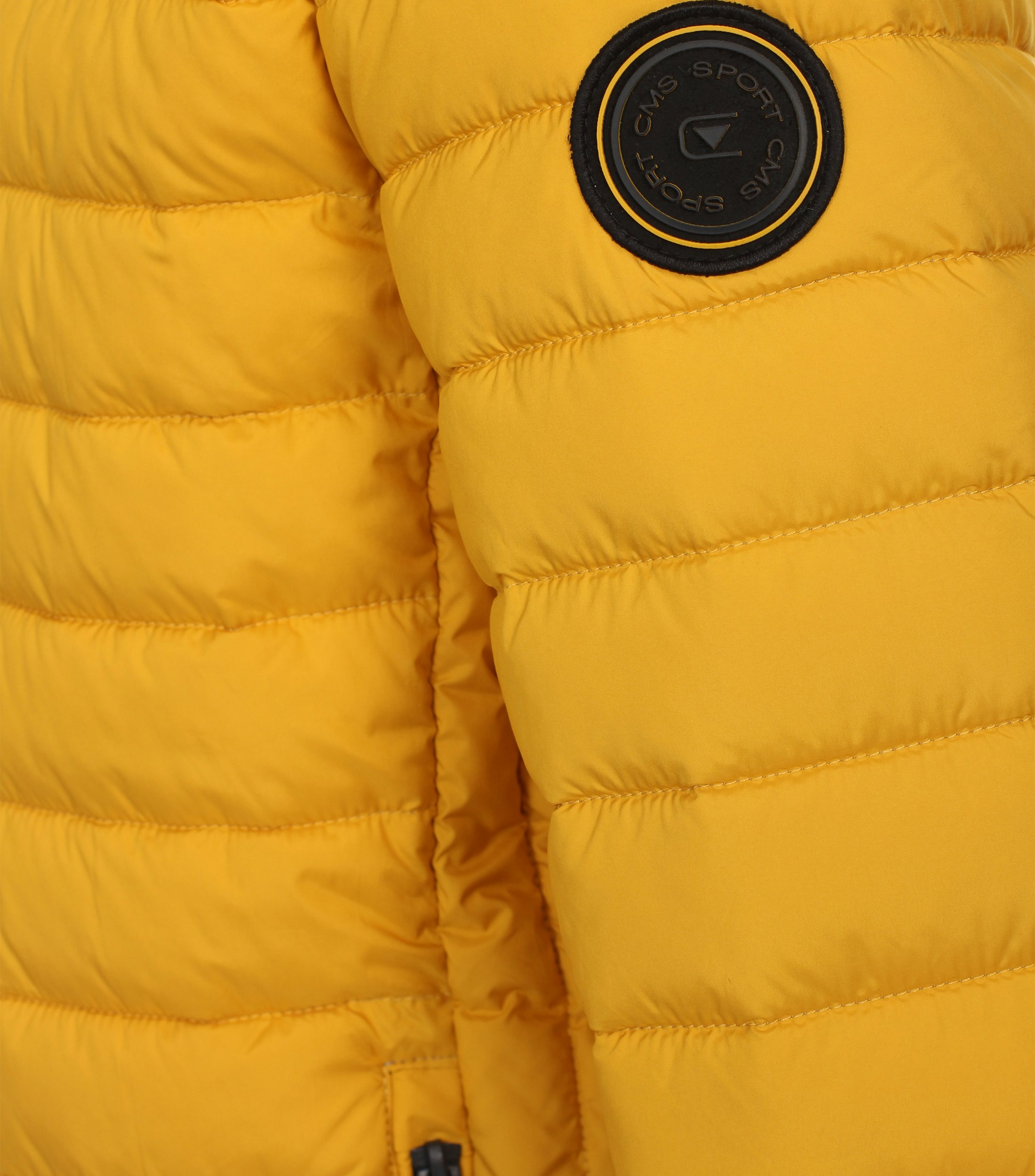 Ein Jacke im uni Muster in der Farbe Gelb