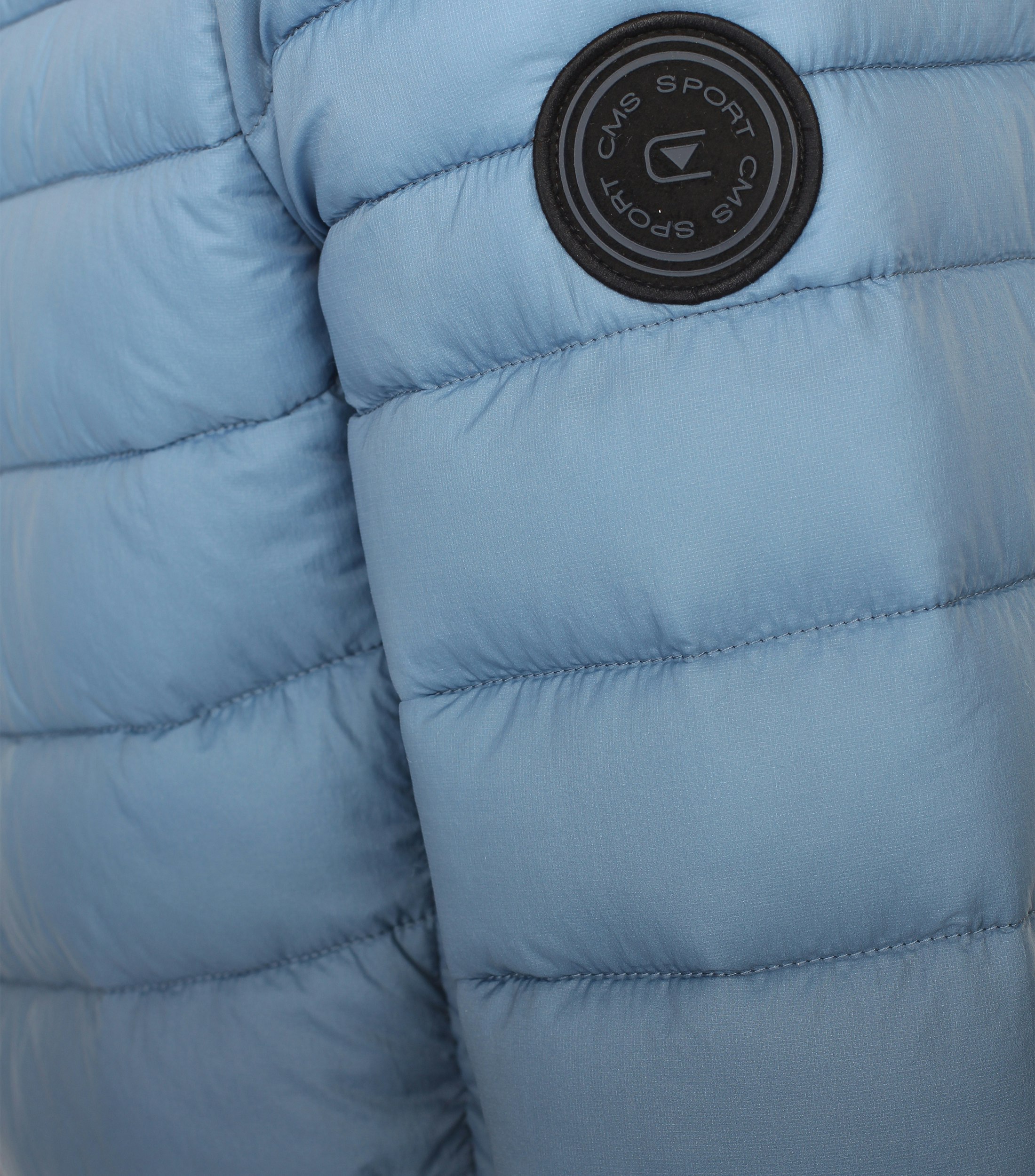 Ein Jacke im uni Muster in der Farbe Himmelblau