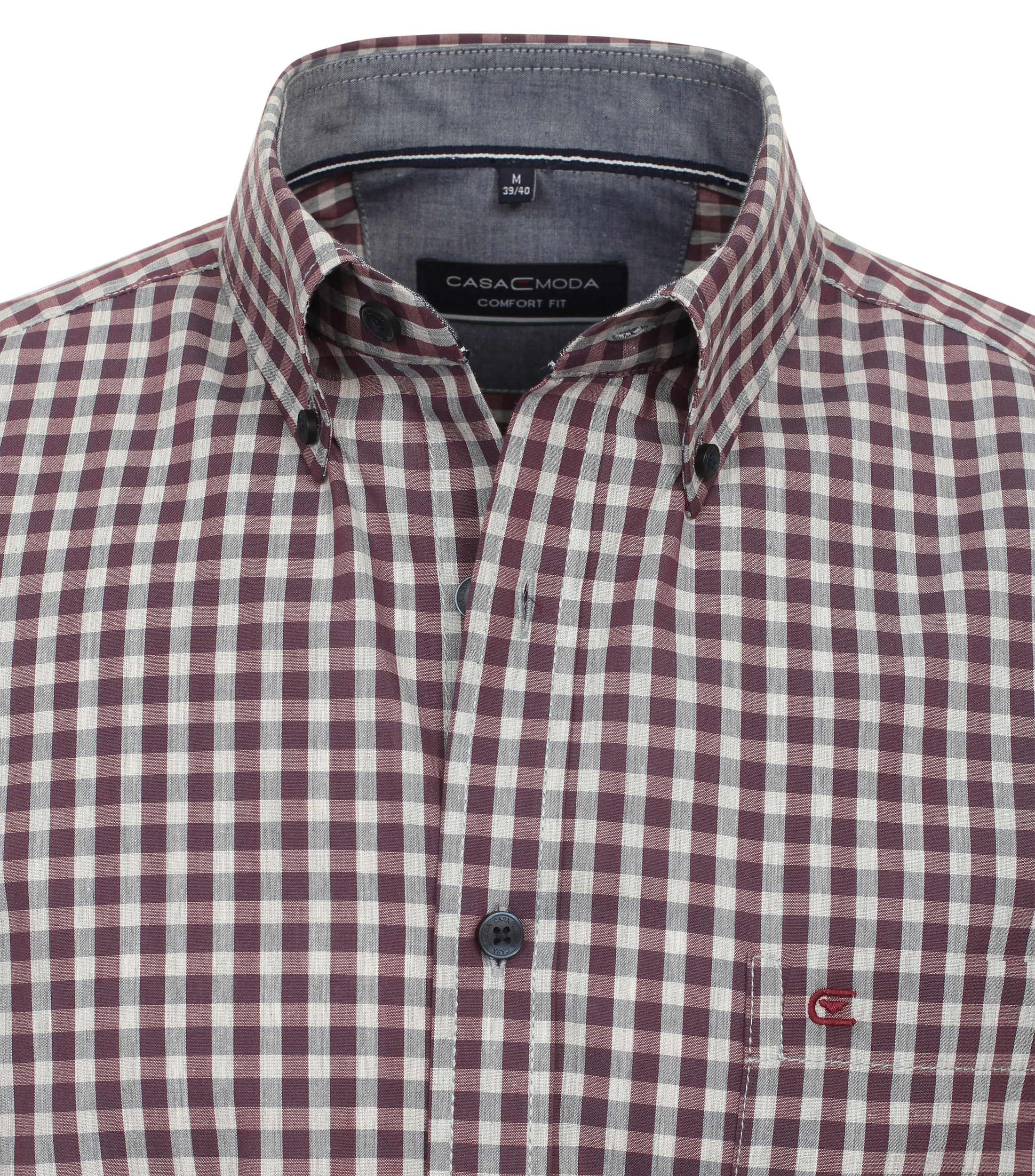 Ein Freizeithemd im kariert Muster in der Farbe Dunkelrot