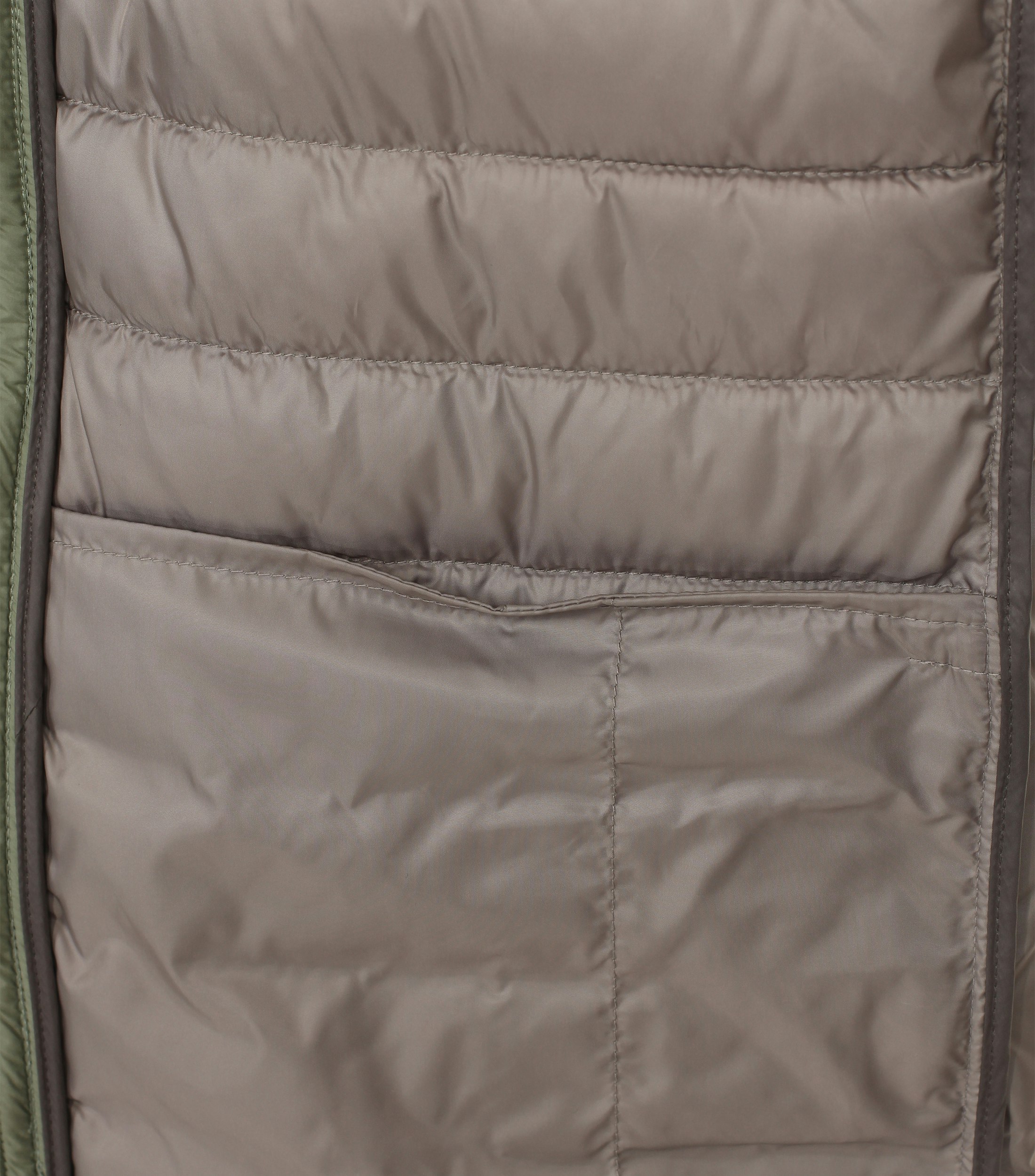 Ein Weste im uni Muster in der Farbe Olive